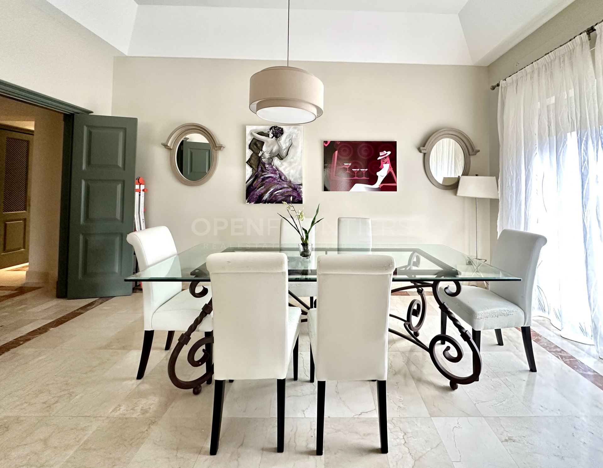Exclusivo apartamento con jardín privado en Ribera del Río, Sotogrande Marina