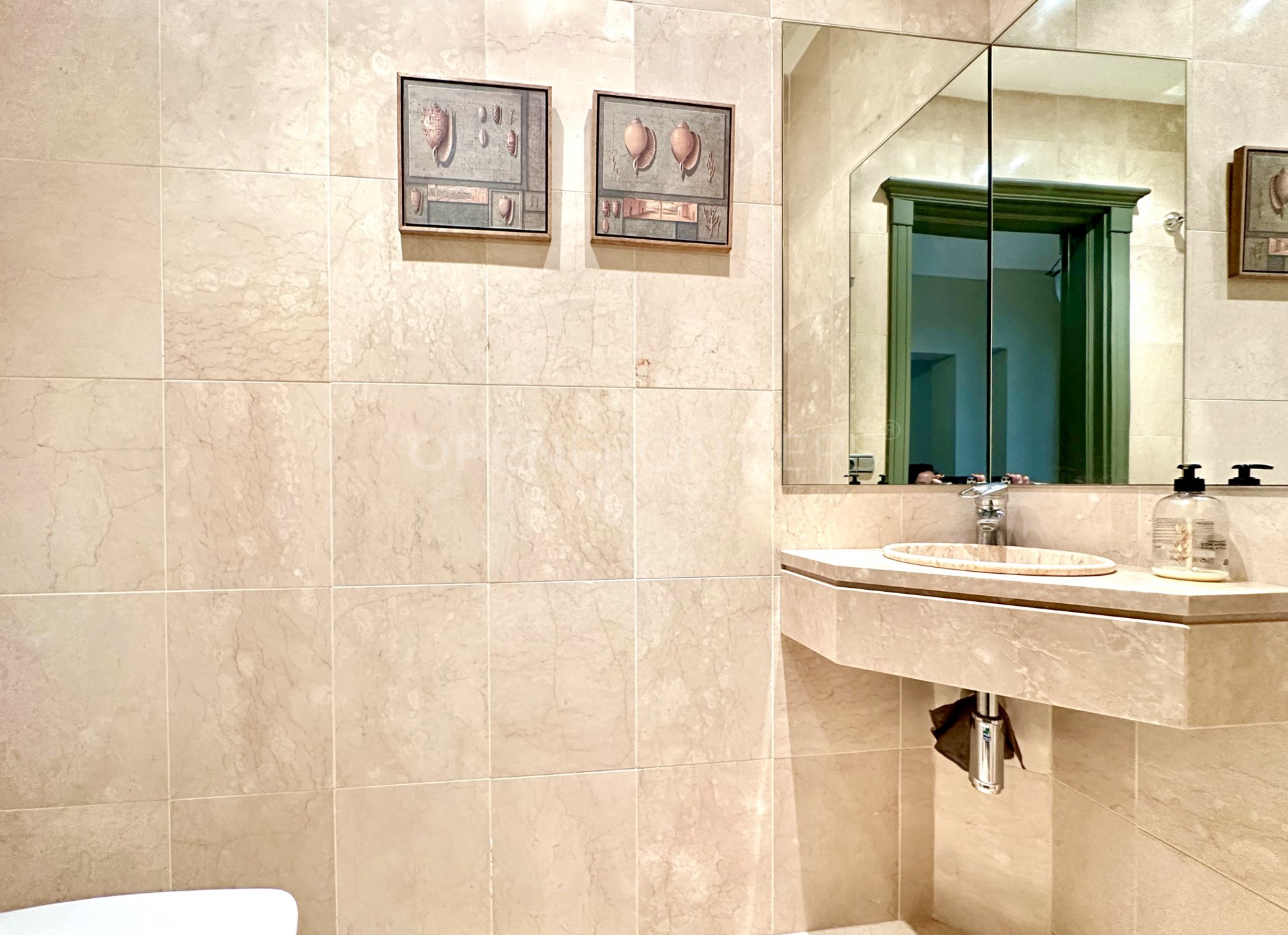 Exclusivo apartamento con jardín privado en Ribera del Río, Sotogrande Marina