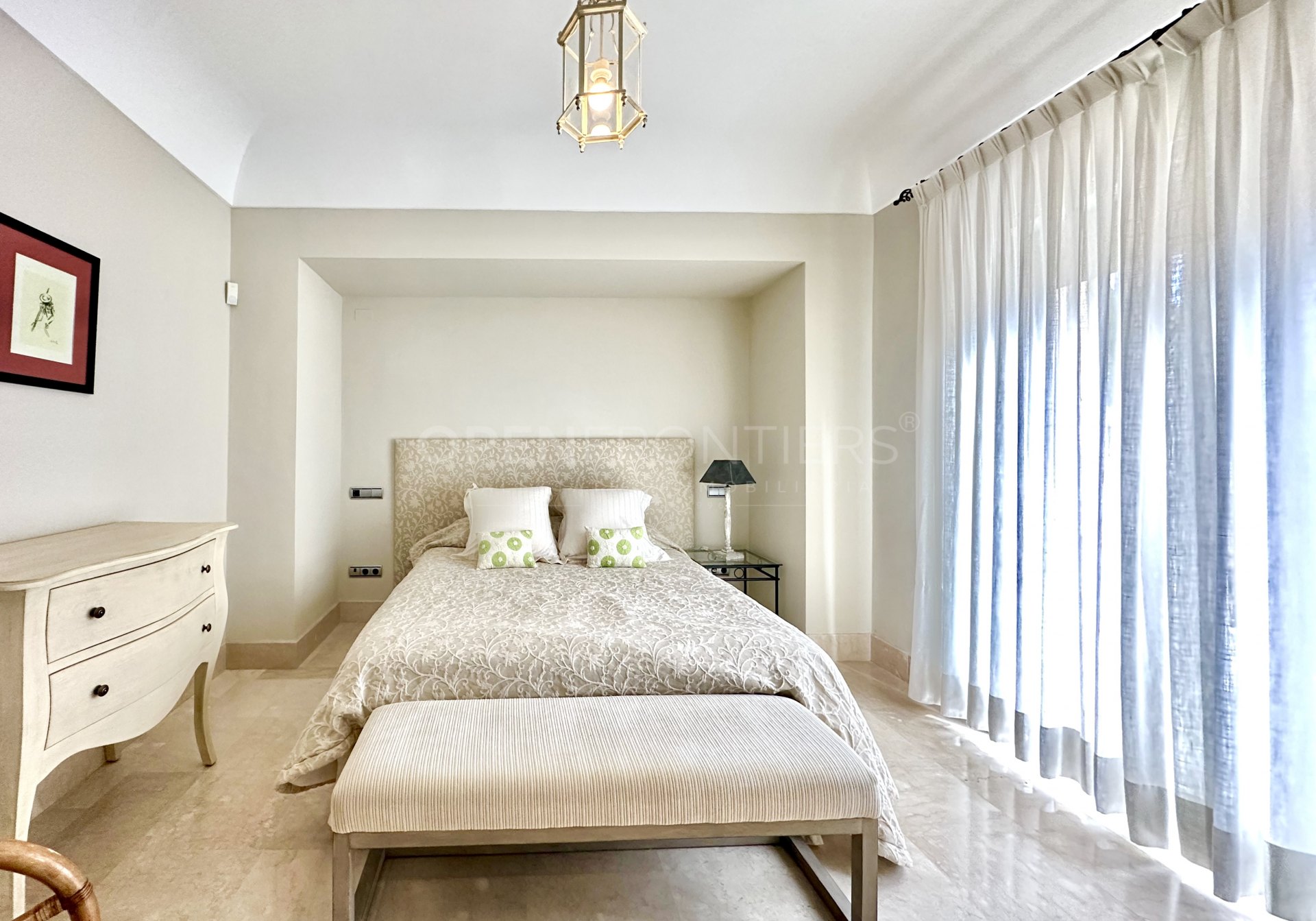 Exclusivo apartamento con jardín privado en Ribera del Río, Sotogrande Marina