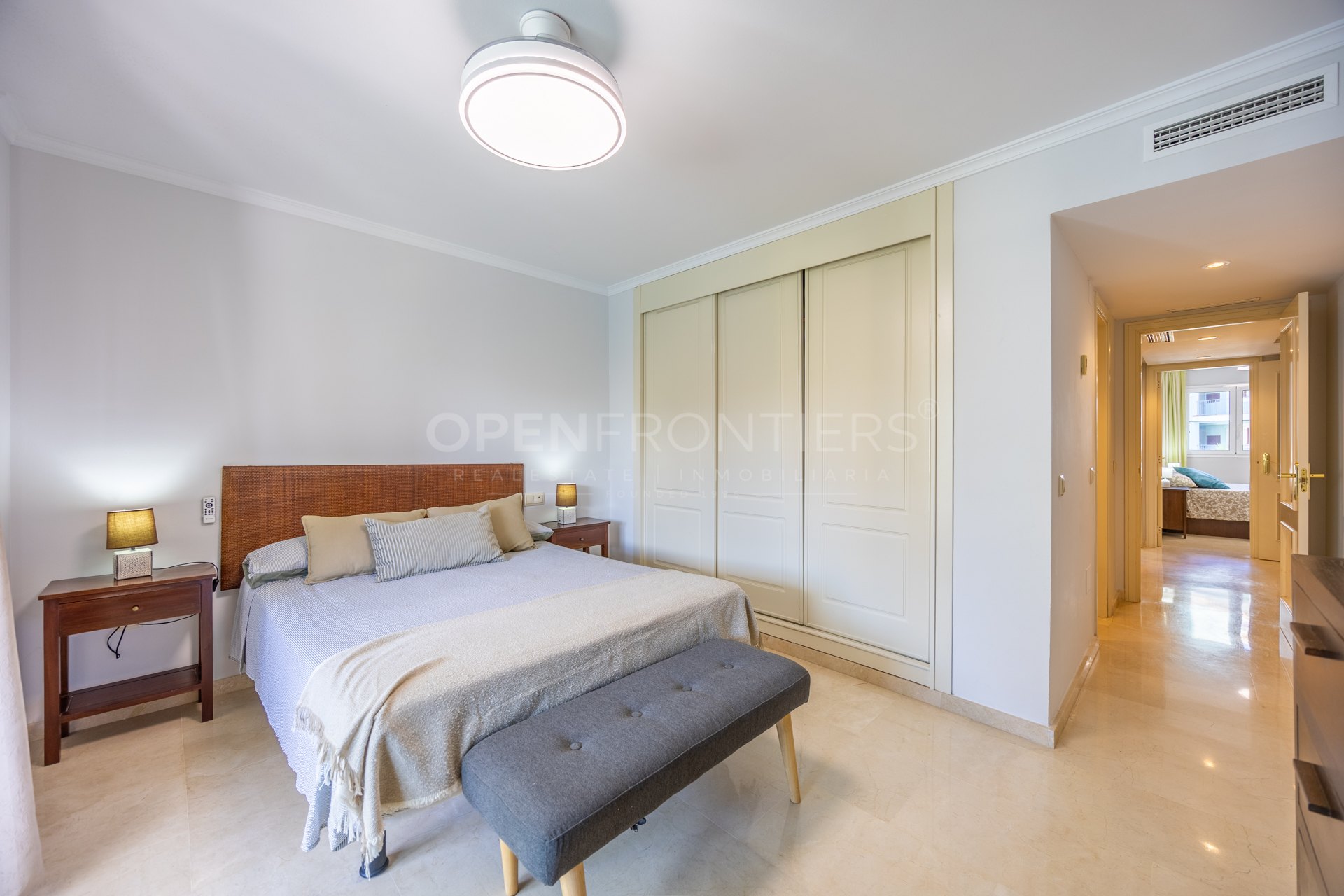 Apartamento de 3 dormitorios en Isla Carey con vistas a la Marina de Sotogrande