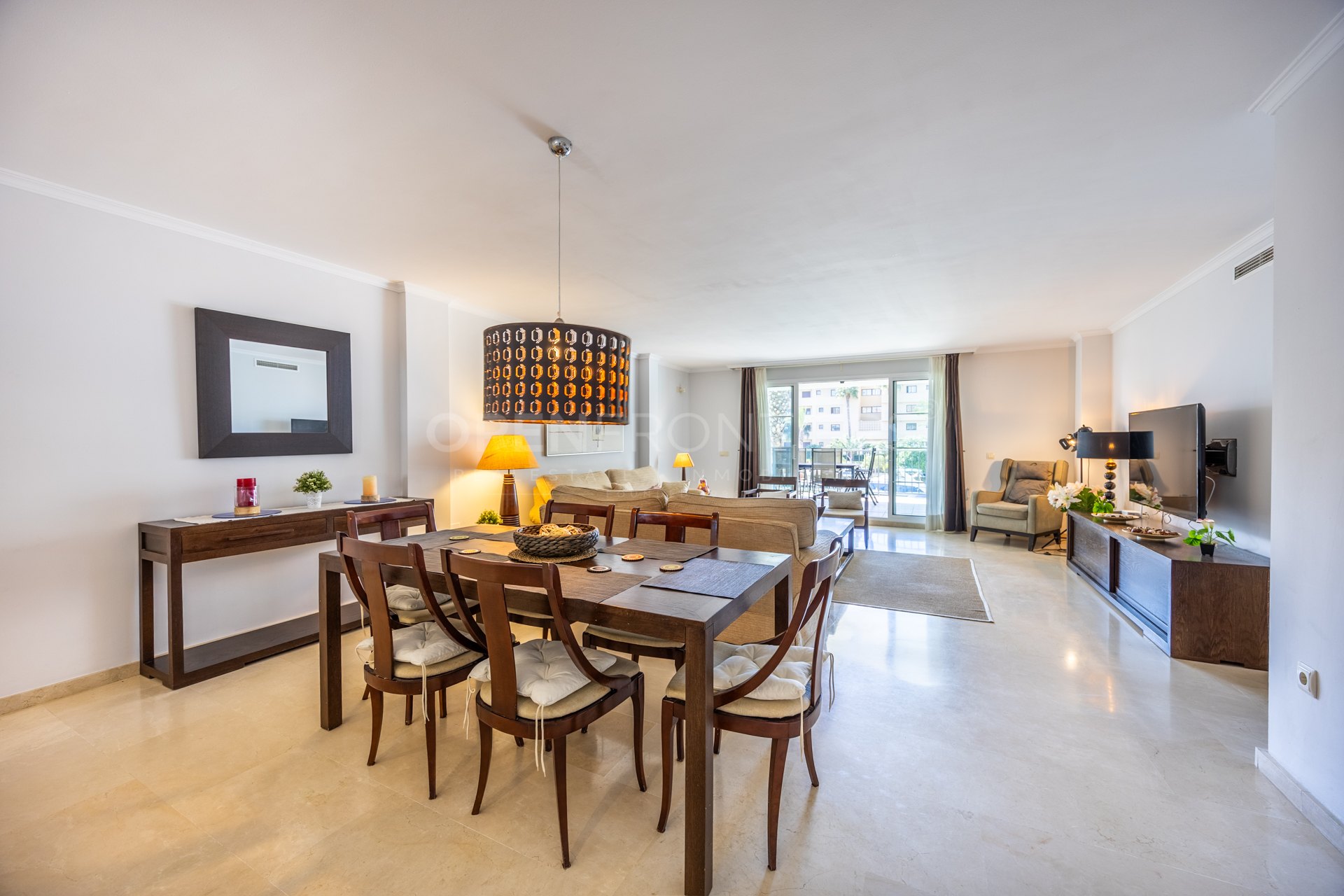 Apartamento de 3 dormitorios en Isla Carey con vistas a la Marina de Sotogrande