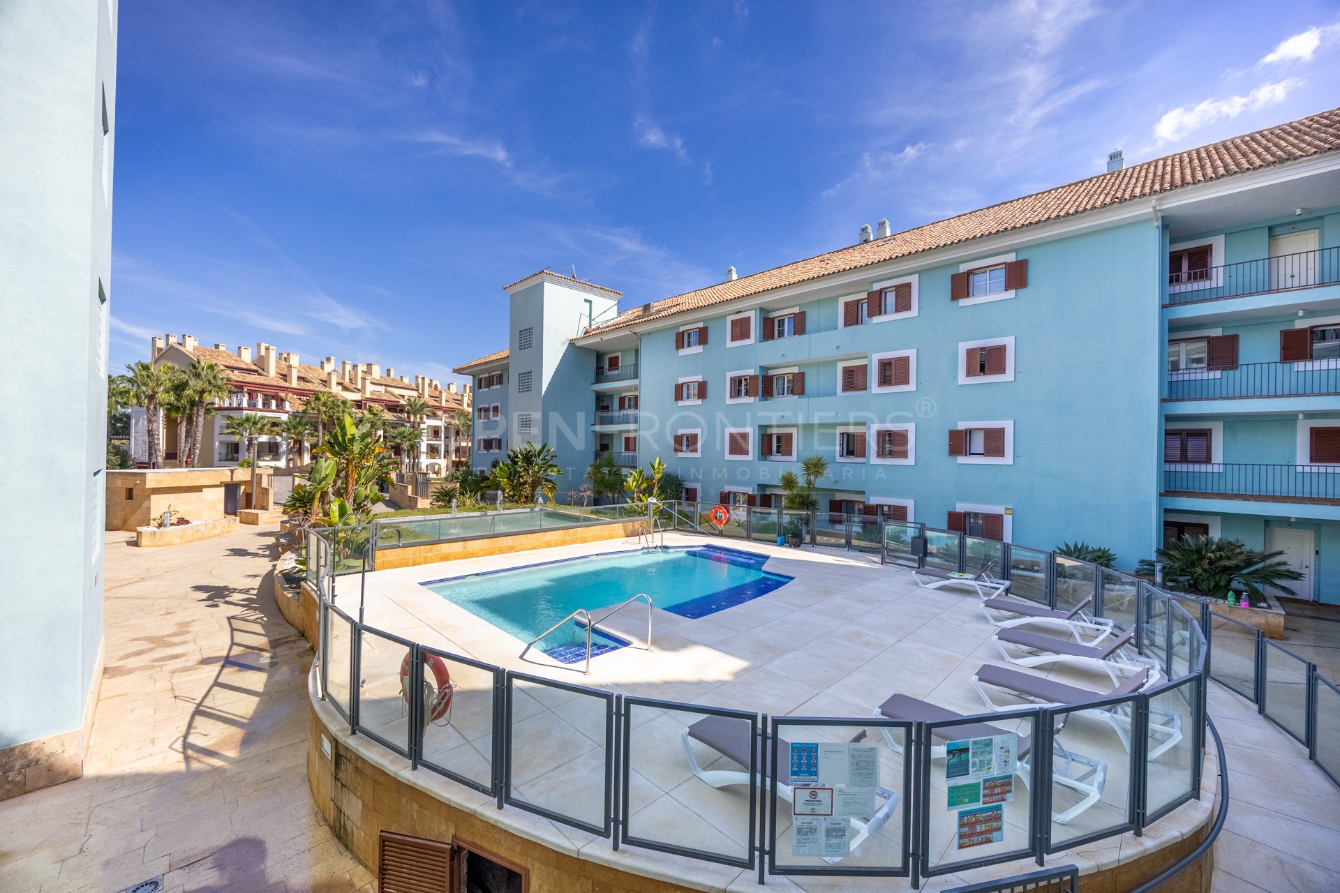 Apartamento de 3 dormitorios en Isla Carey con vistas a la Marina de Sotogrande