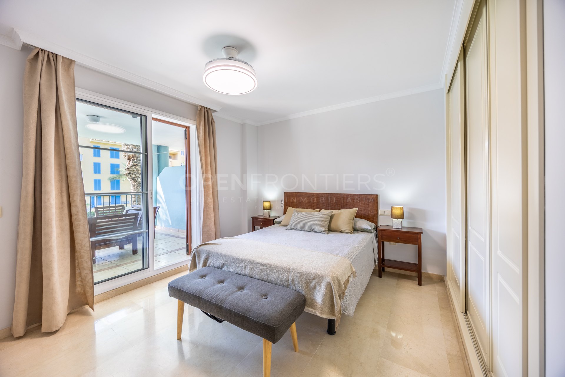 Apartamento de 3 dormitorios en Isla Carey con vistas a la Marina de Sotogrande