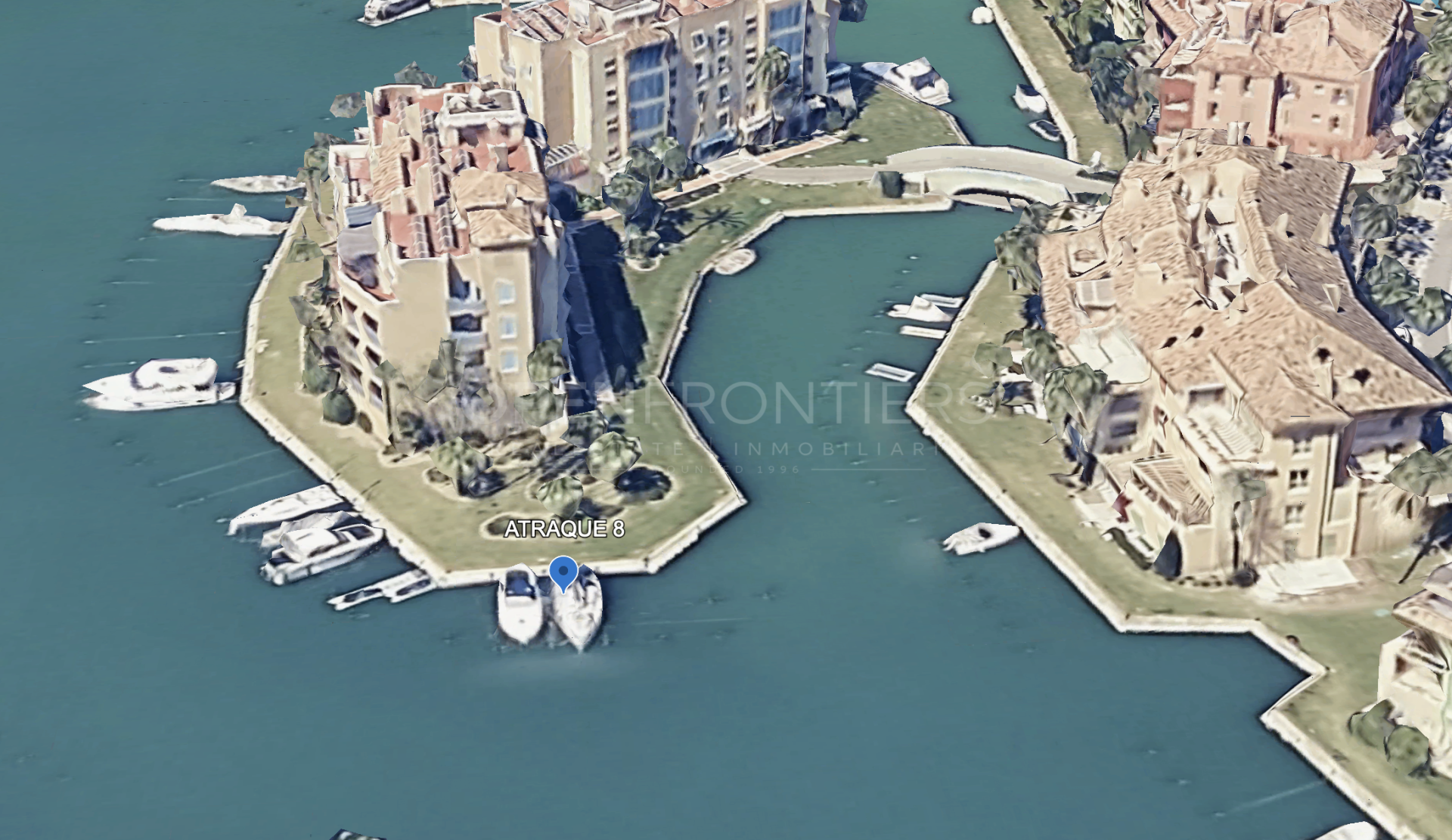 Berth for sale in Isla de la Vela, number 8, ideally located in Sotogrande Costa