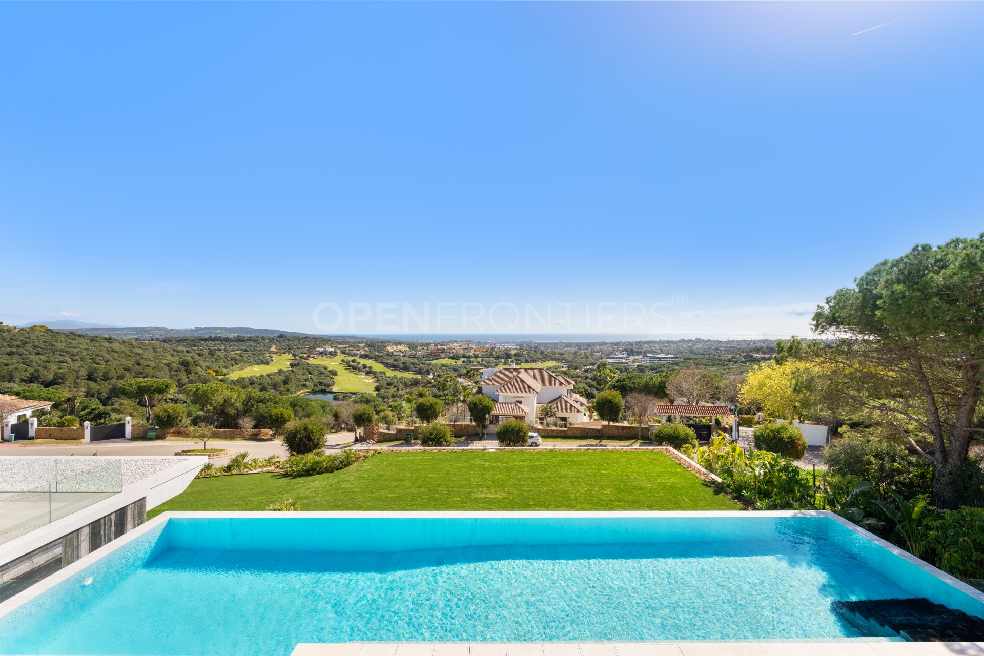 Villa Aldebaran: Villa with Sea & Golf Views in La Reserva, Sotogrande