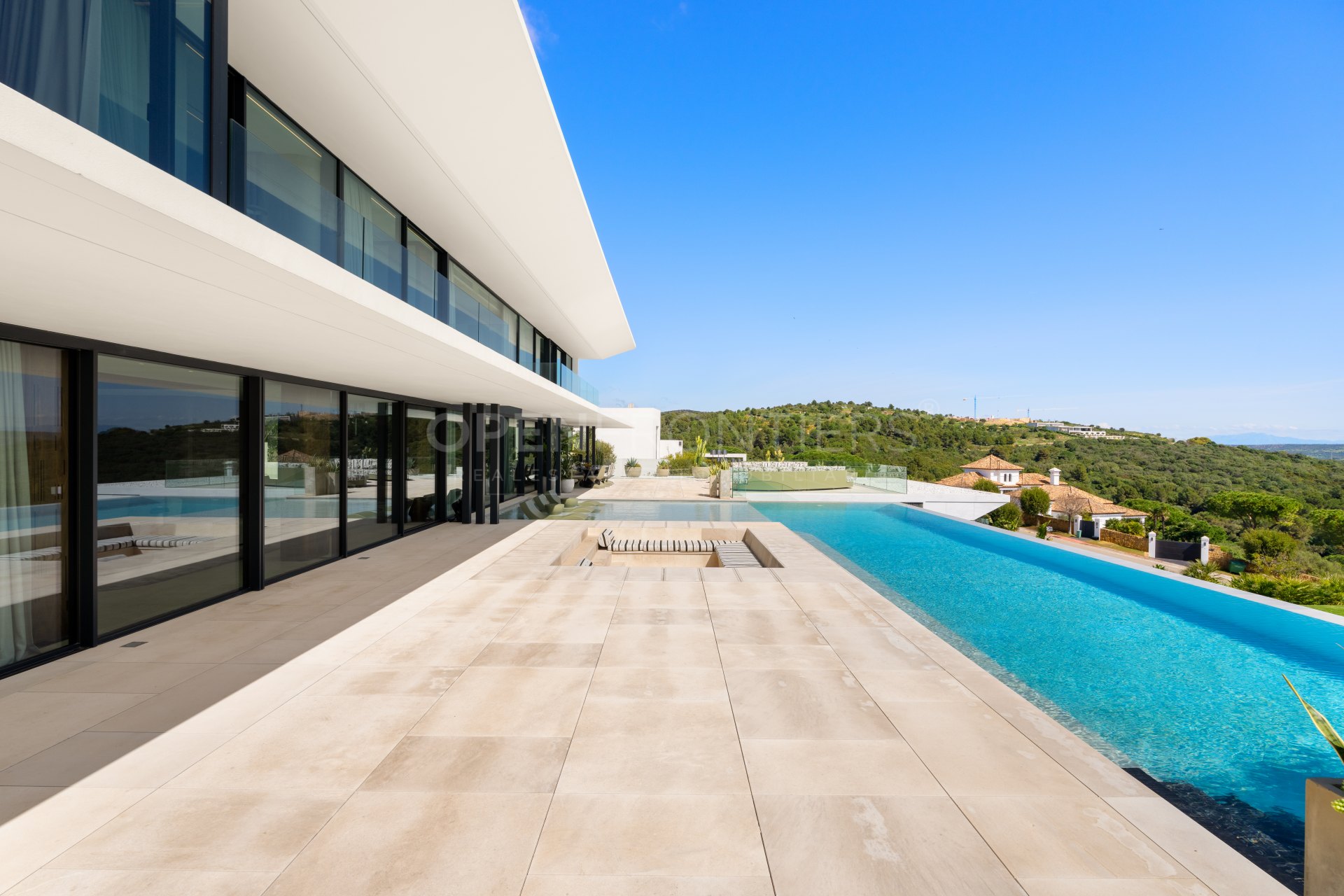 Villa Aldebaran: Villa with Sea & Golf Views in La Reserva, Sotogrande