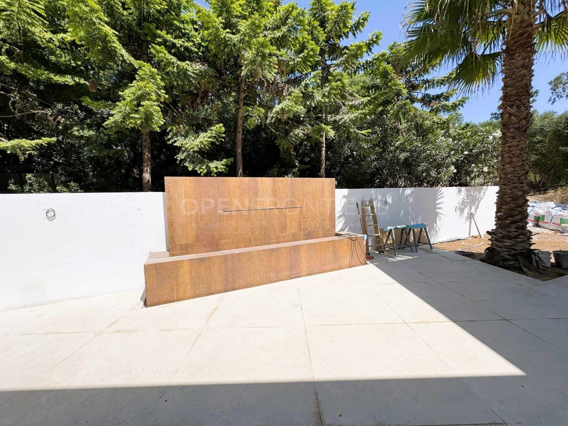 Villa neuve de luxe à Sotogrande Alto avec vue sur la forêt et piscine