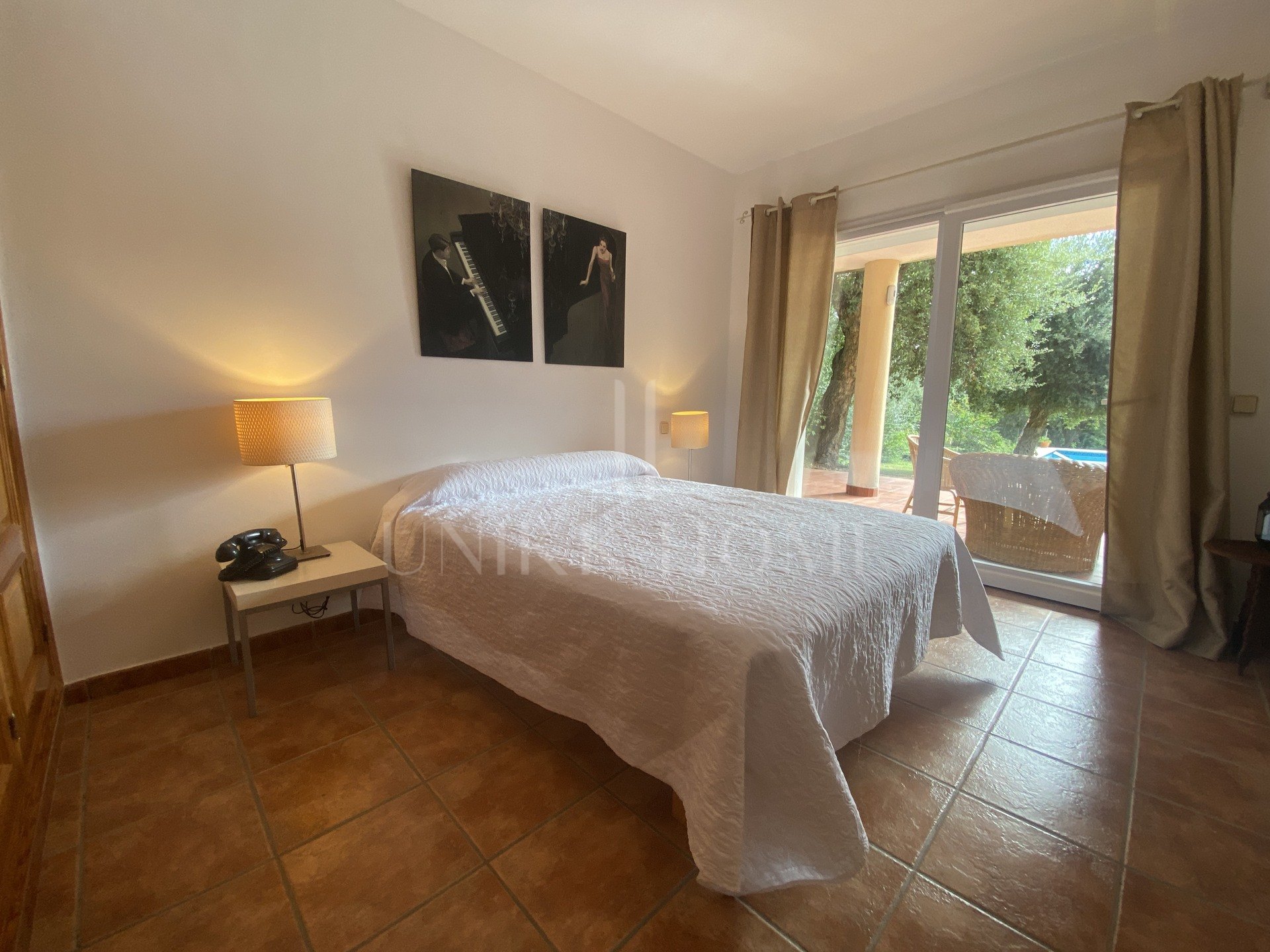 Villa for renovation in Sotogrande Alto