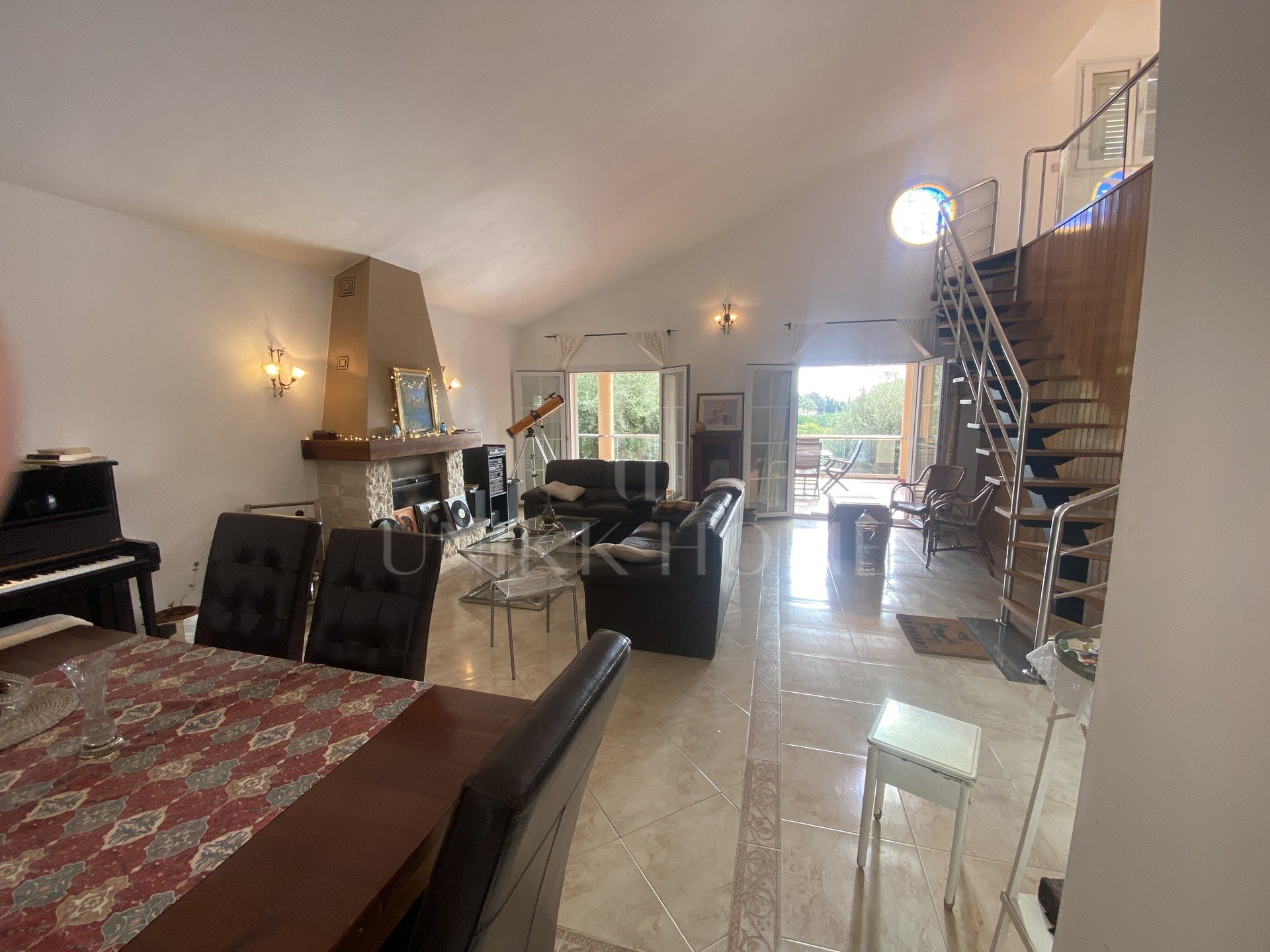 Villa for renovation in Sotogrande Alto