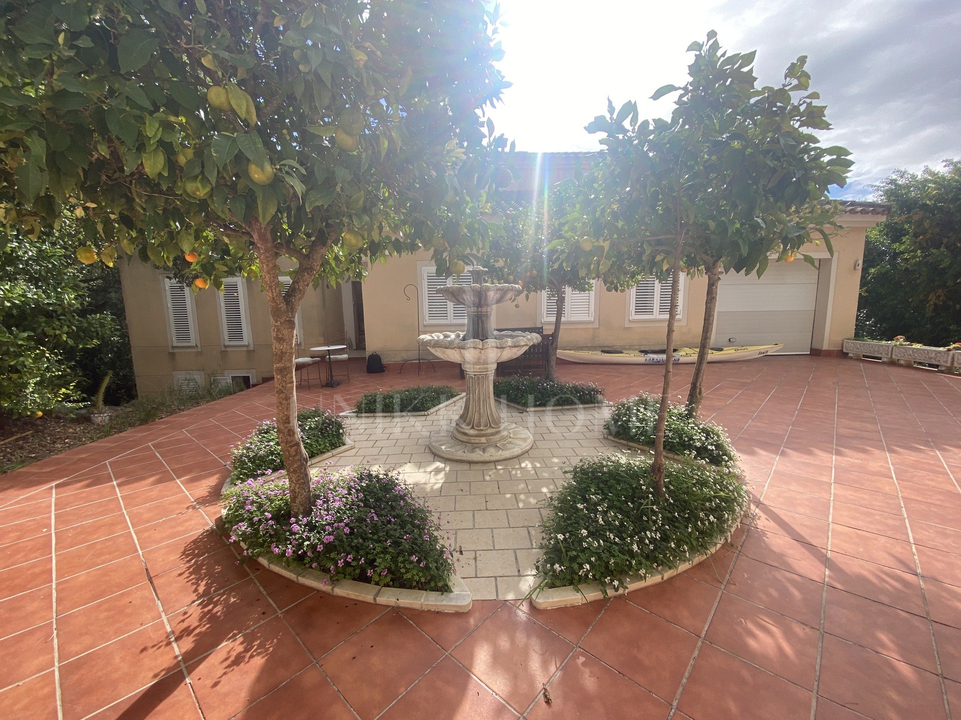 Villa for renovation in Sotogrande Alto