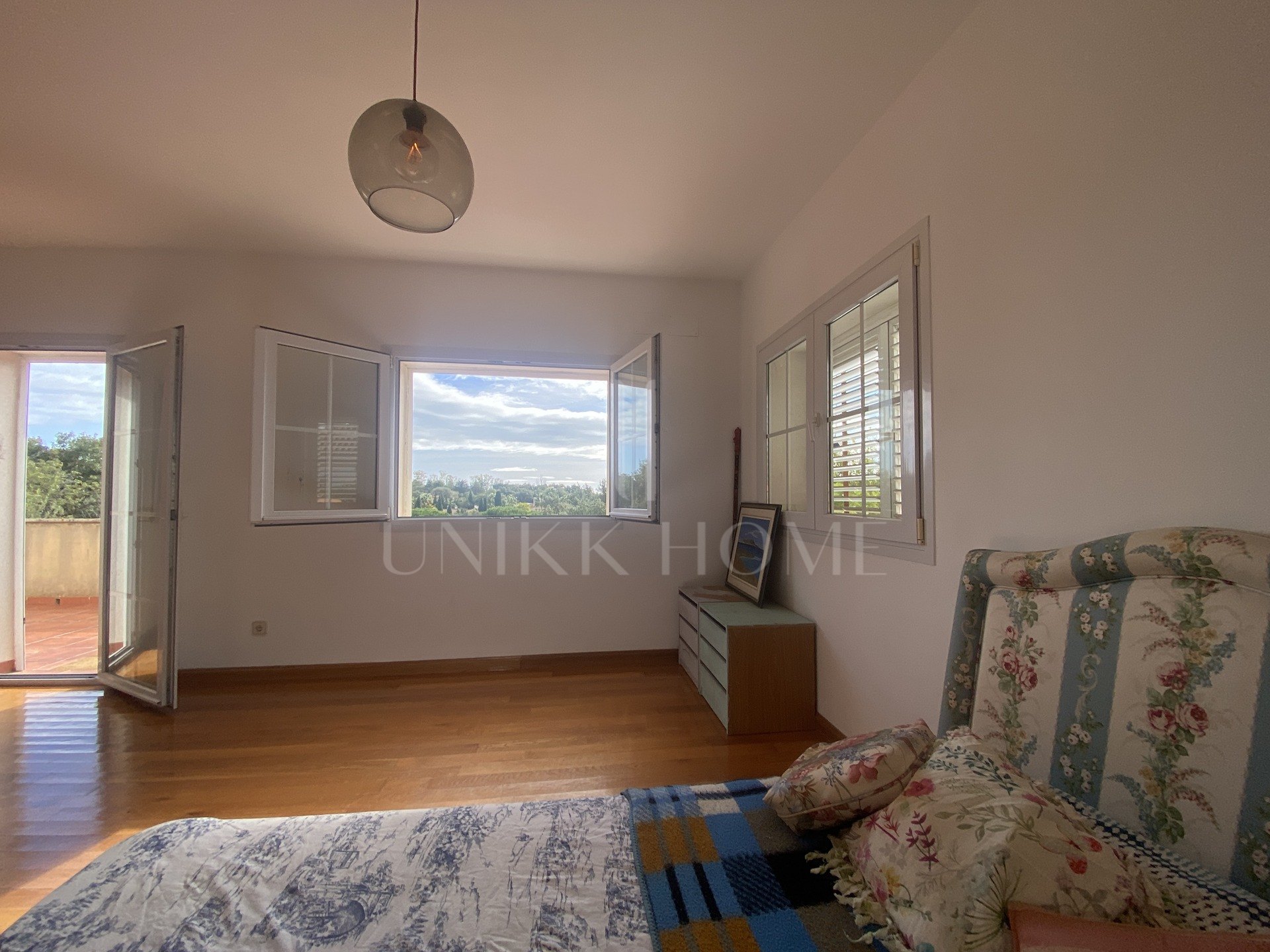 Villa for renovation in Sotogrande Alto