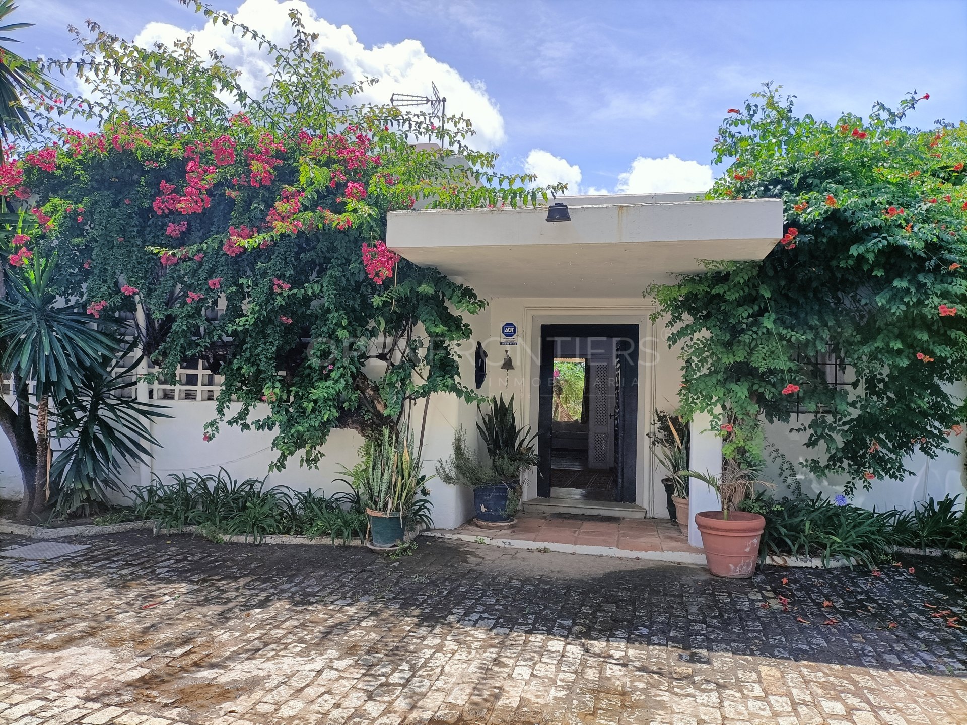 Villa te koop in Reyes y Reinas, Sotogrande Costa