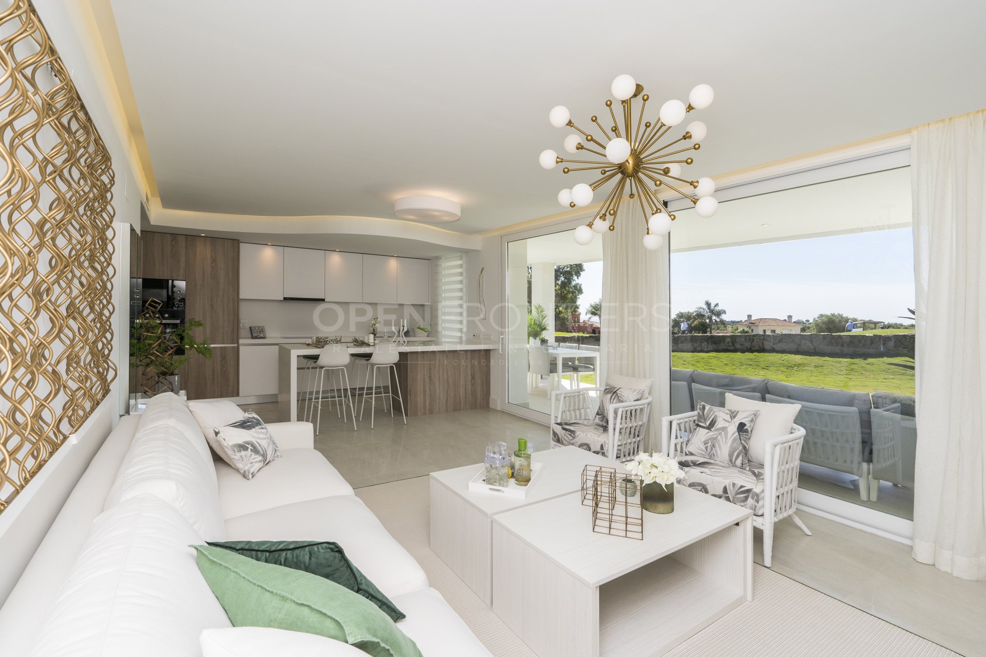 Emerald Greens, apartamentos y áticos de estilo mediterráneo en primera línea de golf en San Roque Club