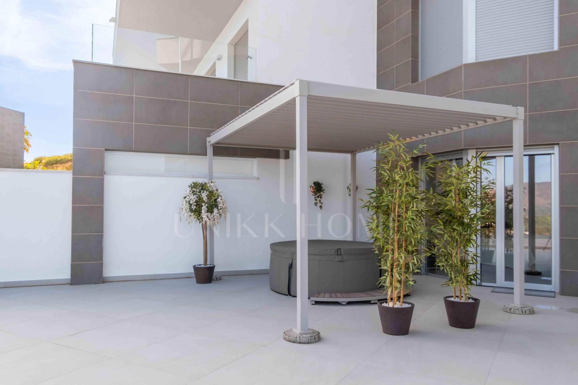 Extraordinary apartment with huge terrace & panoramic views