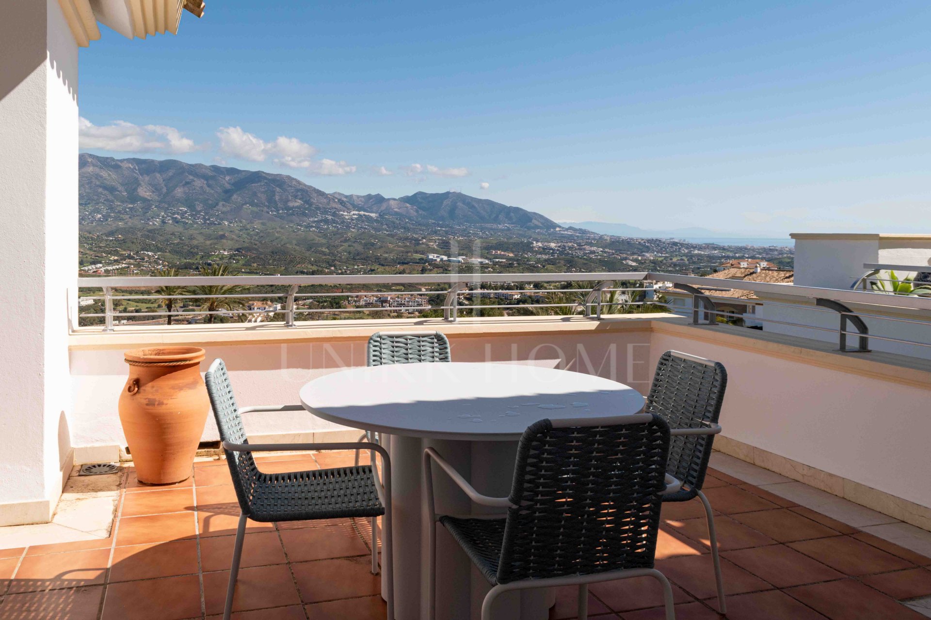 Excepcional ático dúplex en primera línea de golf