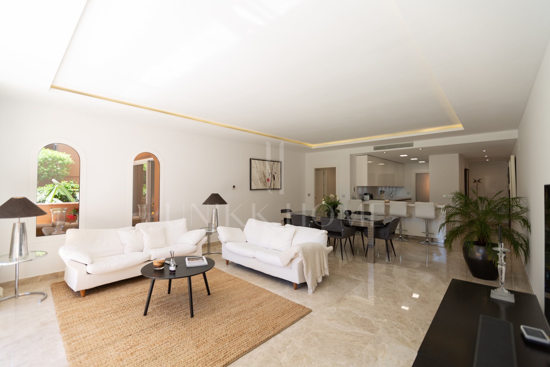 Apartamento de lujo y espacioso de 3 dormitorios en el piso intermedio en el corazón del Valle del Golf – La Cerquilla - Nueva Andalucía - Marbella