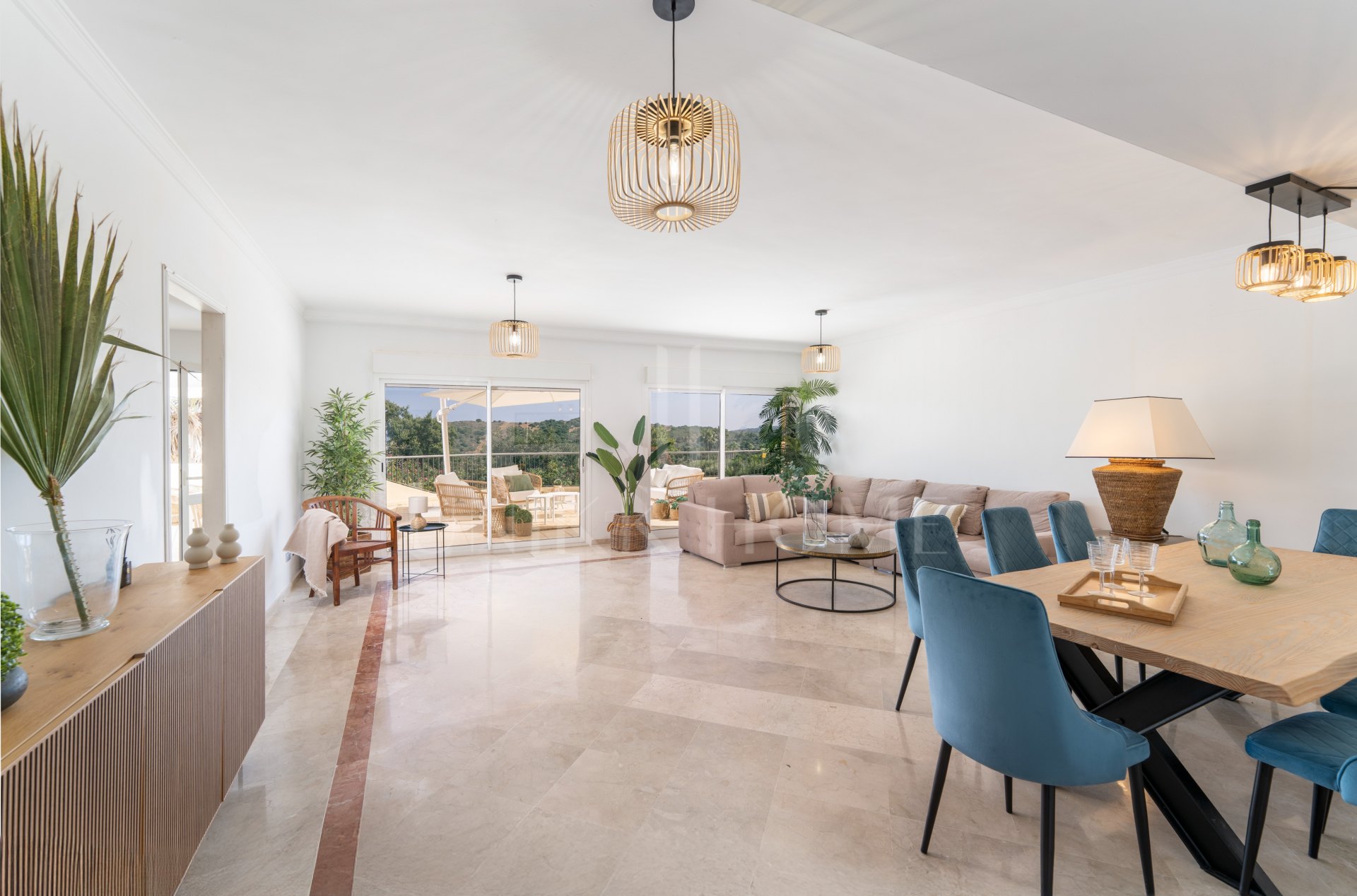 A haven of calm with endless views in San Roque Club