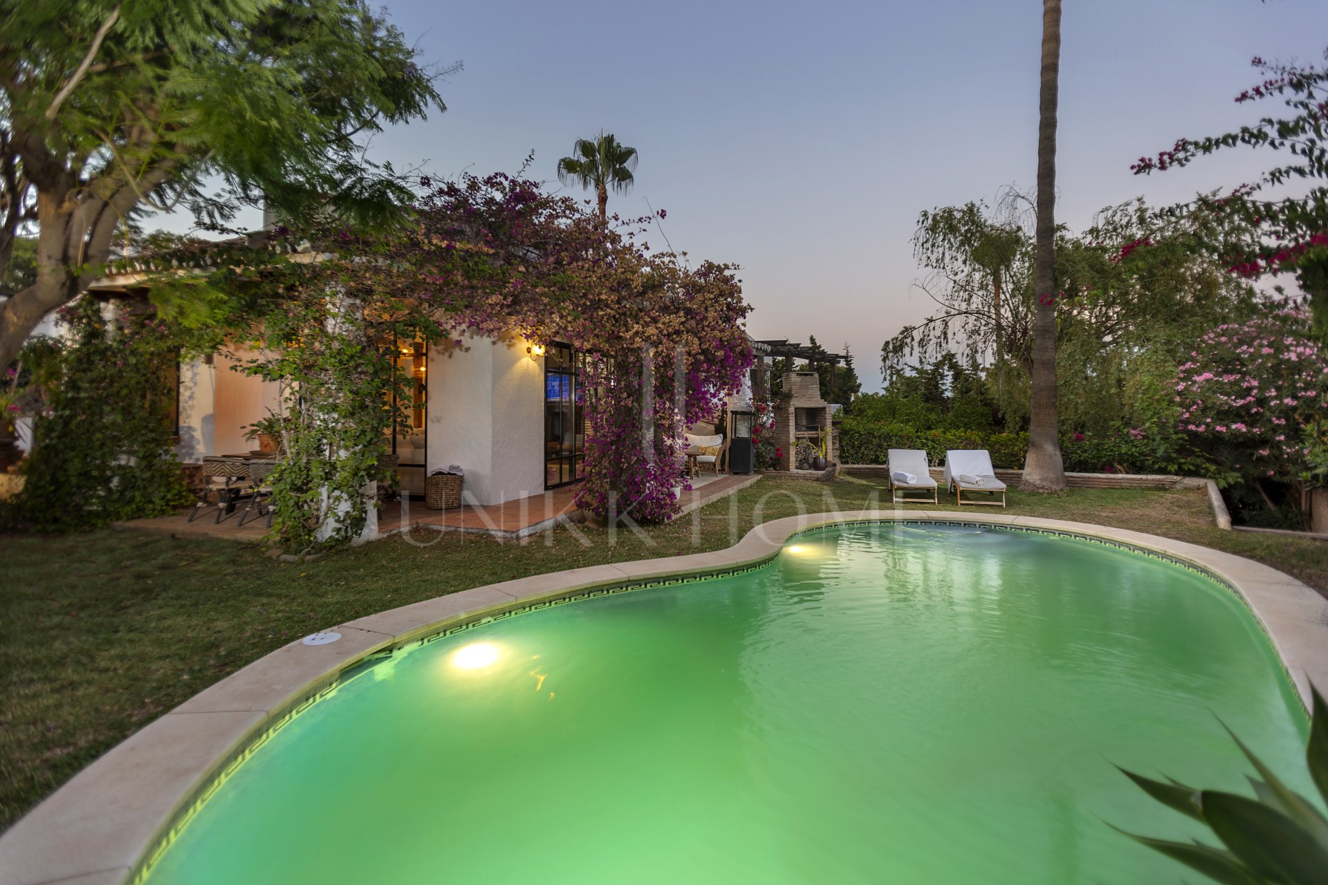 Villa estilo moderno andaluz en Atalaya