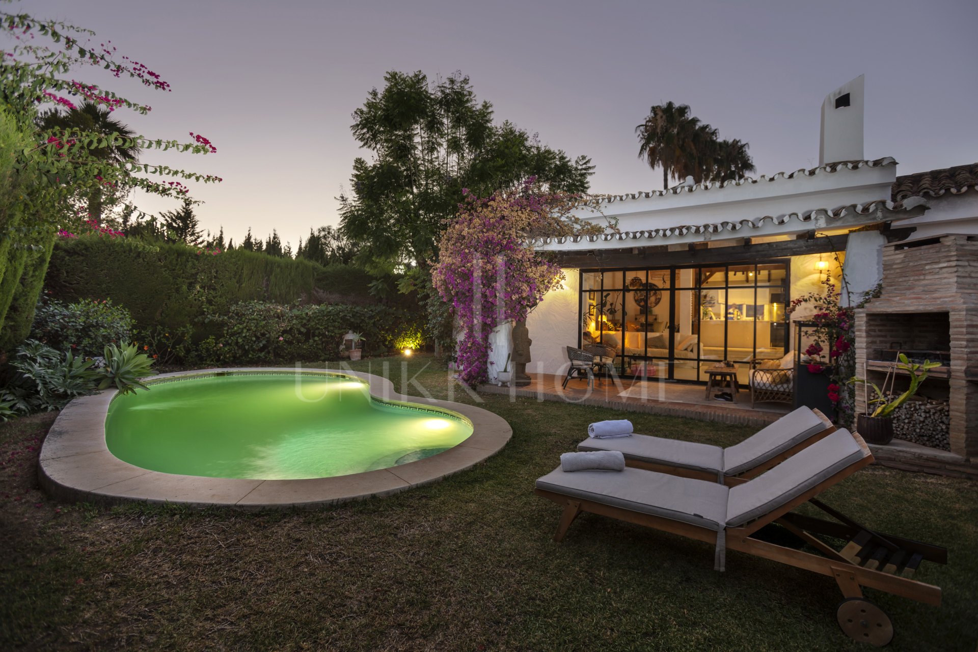 Villa estilo moderno andaluz en Atalaya