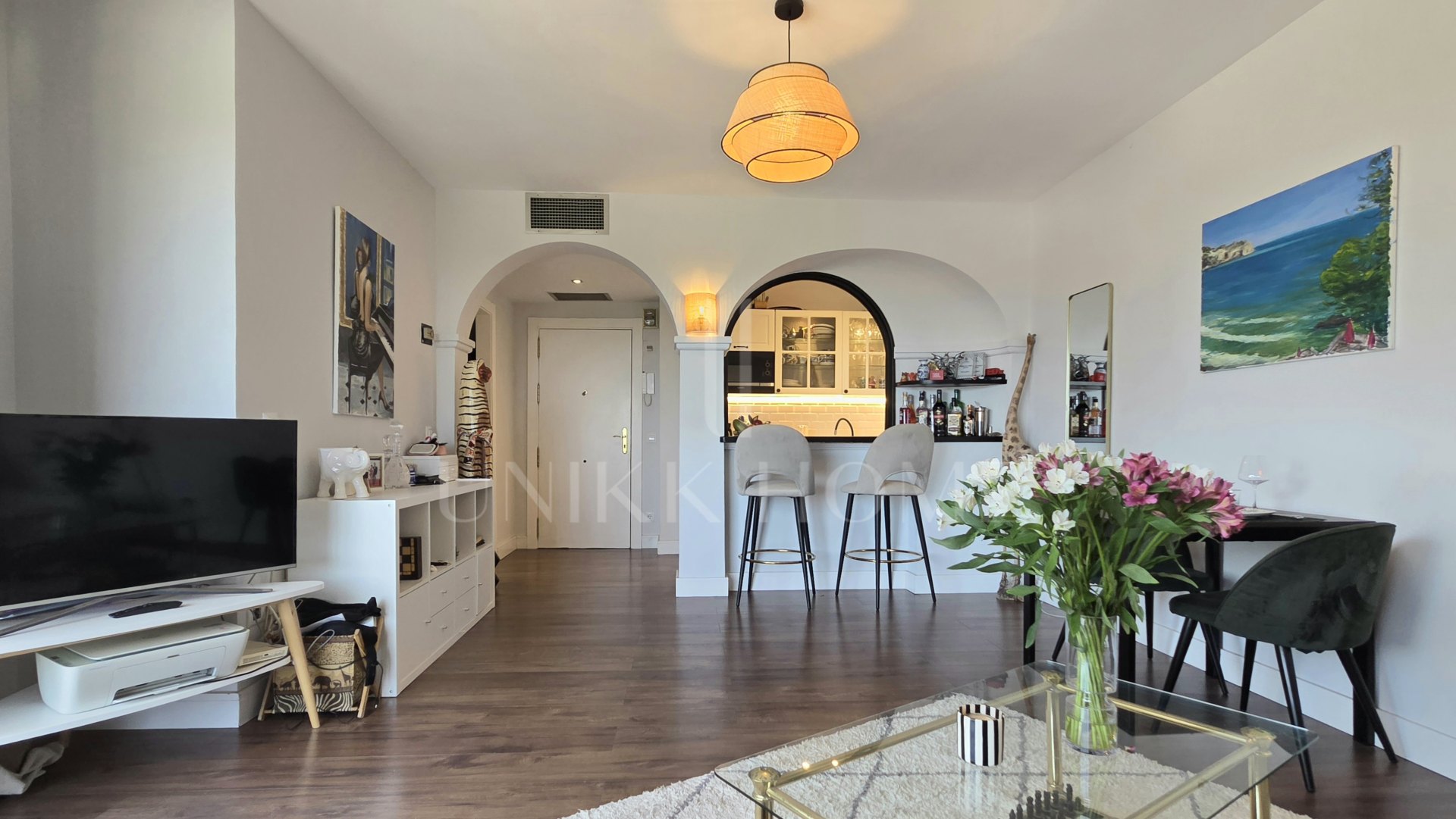 Frontline golf apartment with panoramic views