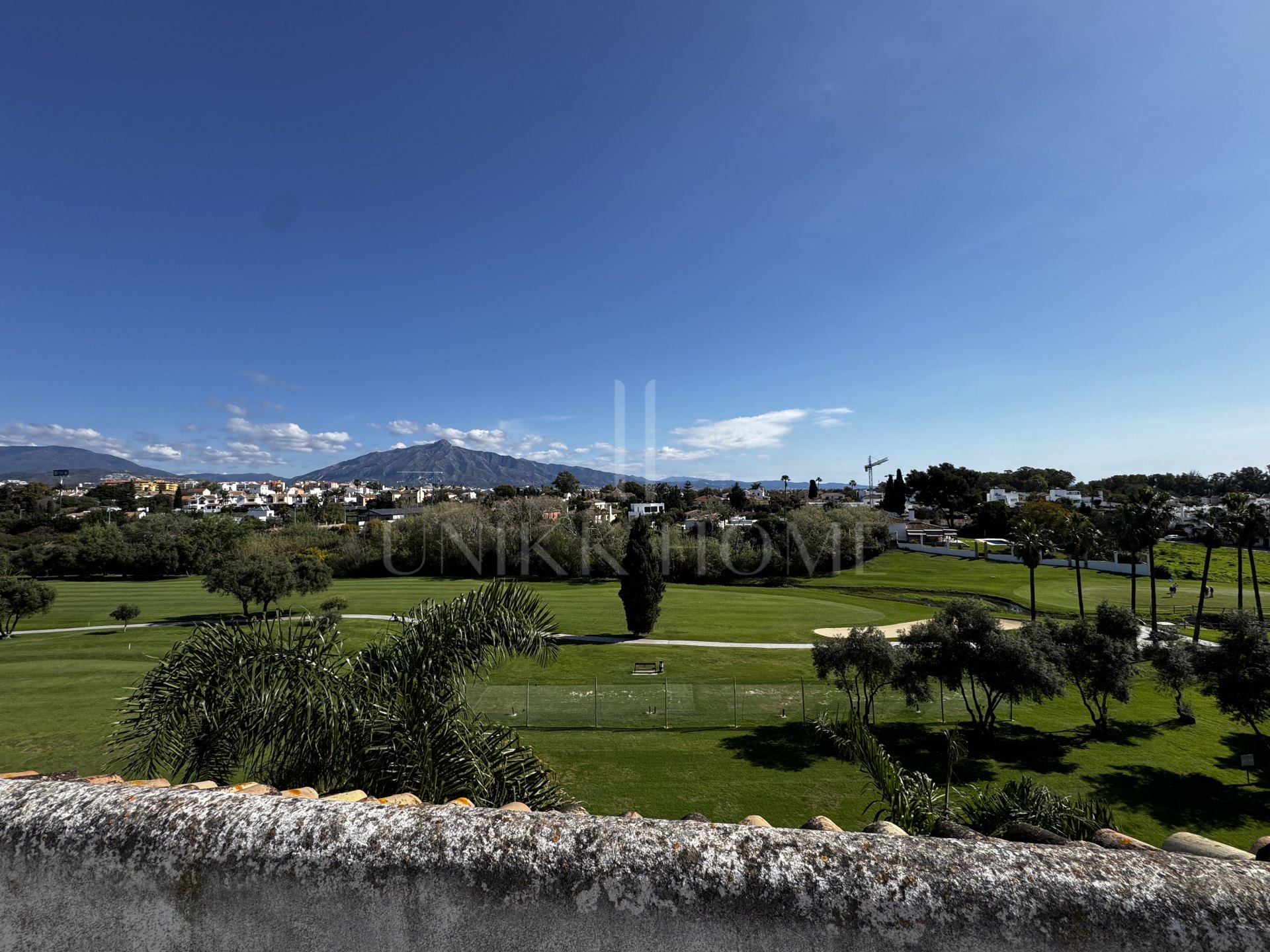 Exceptional Five-Bedroom Duplex Penthouse in Guadalmina Baja