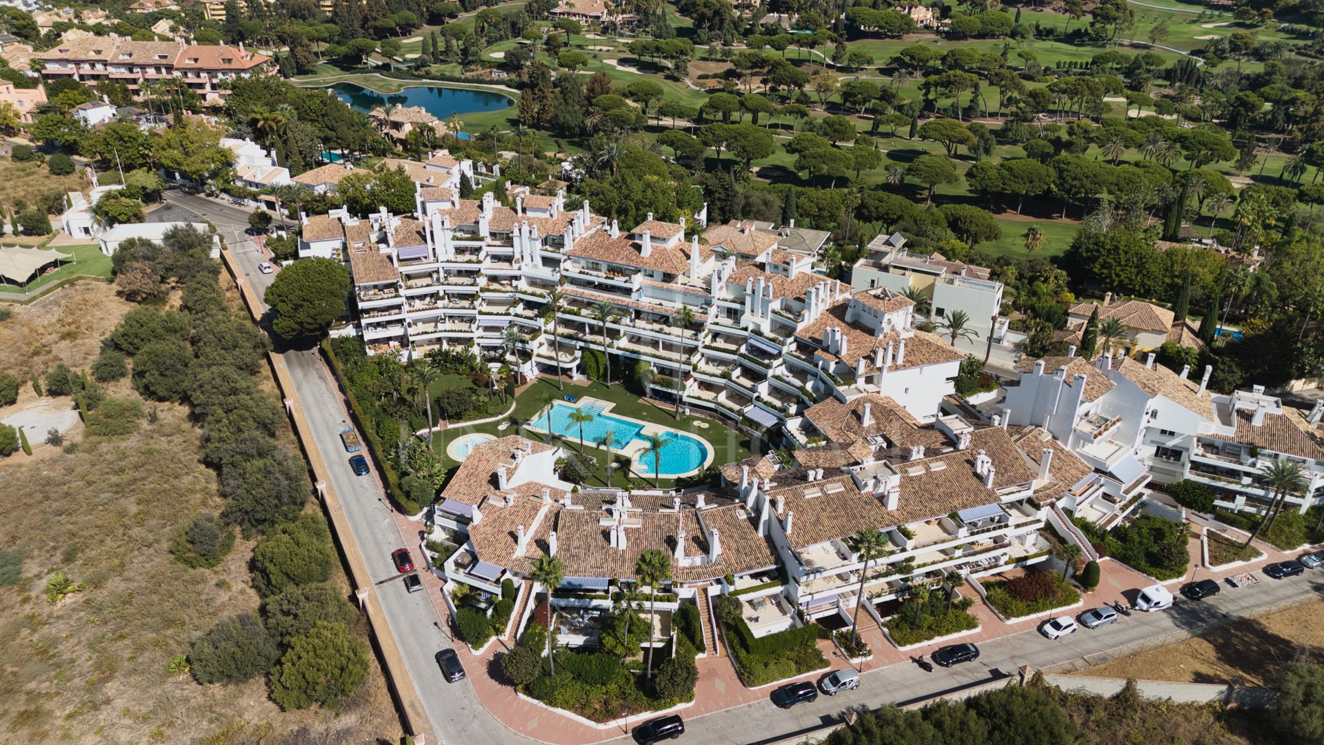 Stunning Duplex Apartment in Marbella – Birdie Club, Río Real