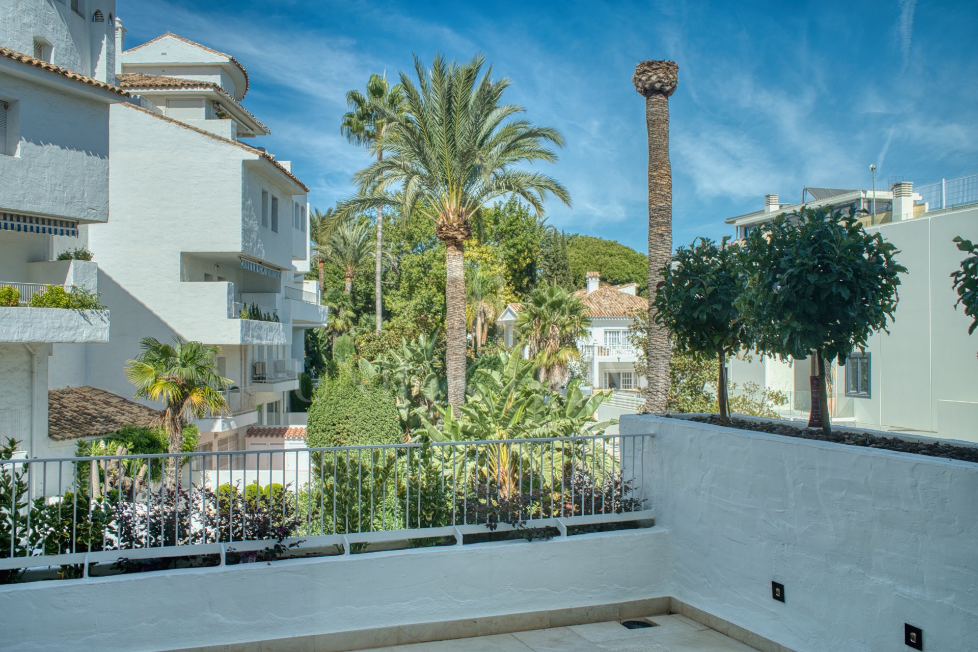 Stunning Duplex Apartment in Marbella – Birdie Club, Río Real