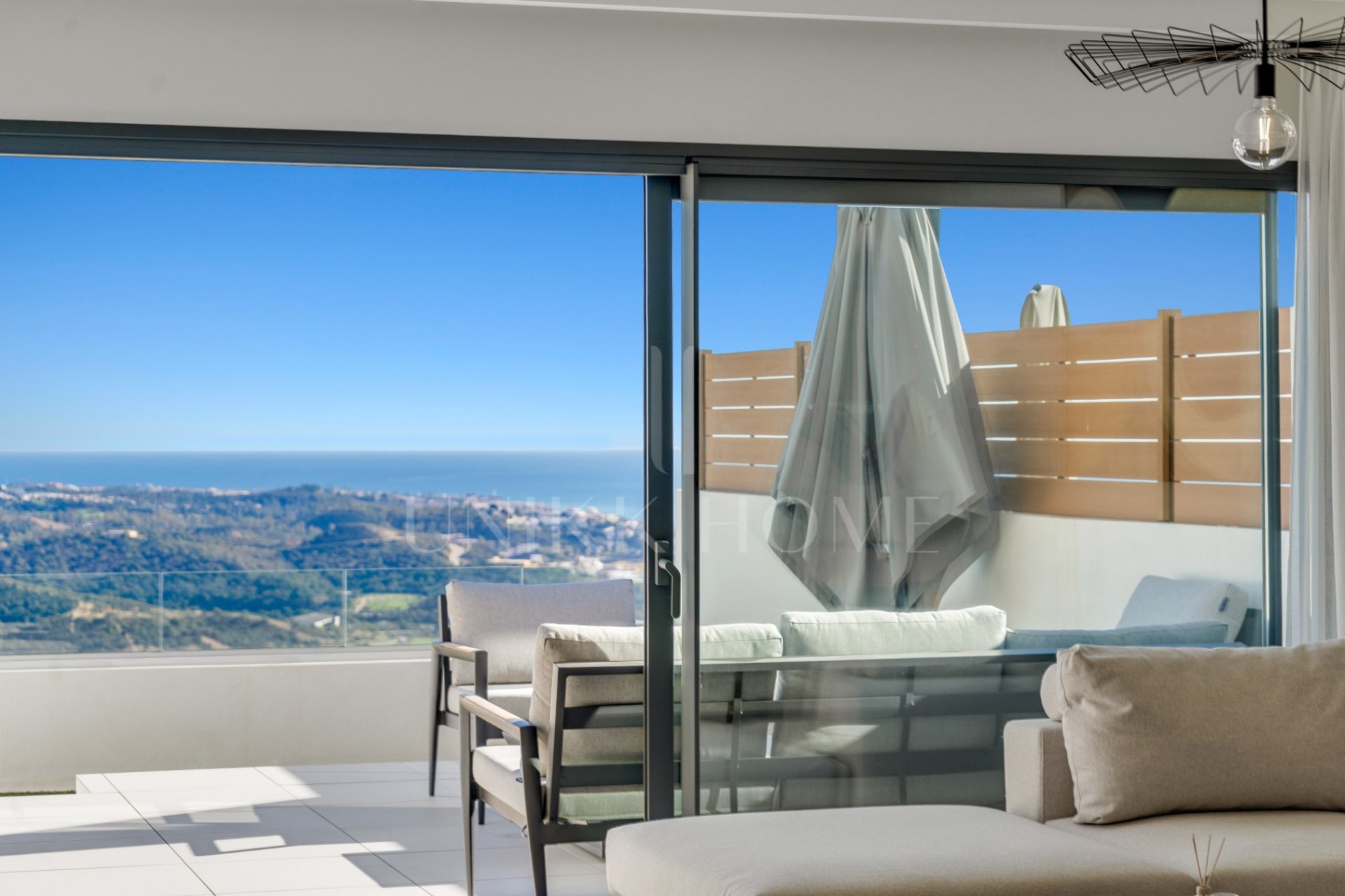 Piso deluxe con piscina privada y vista al mar