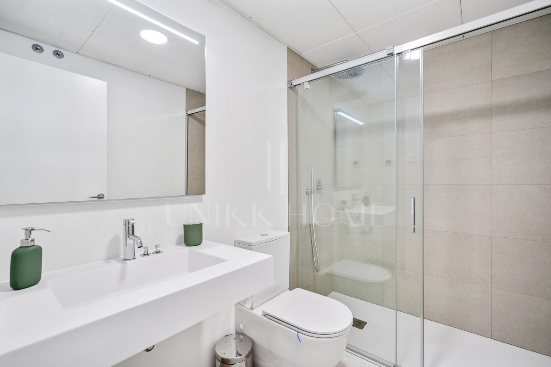 Piso deluxe con piscina privada y vista al mar