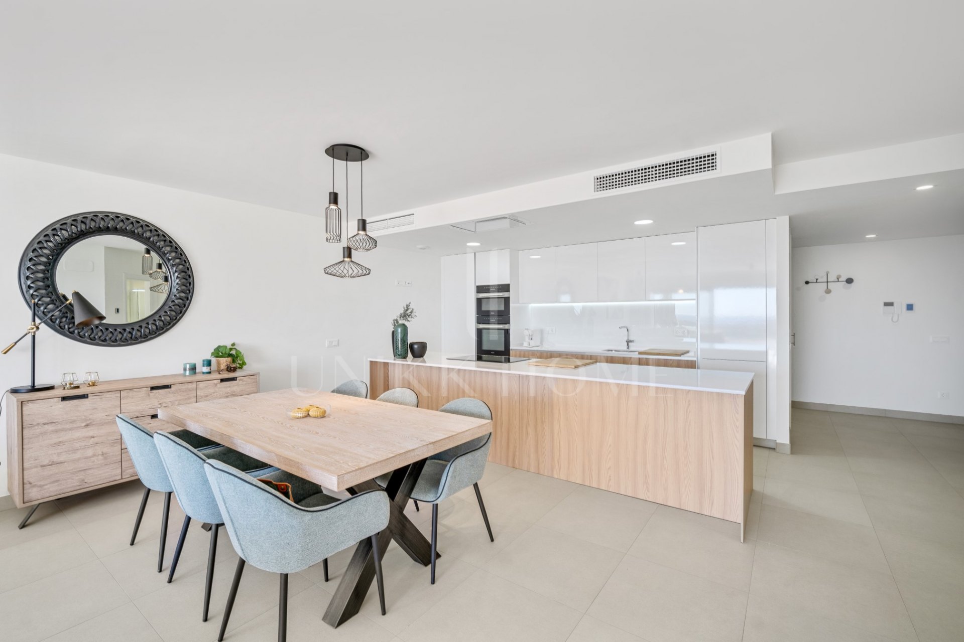 Piso deluxe con piscina privada y vista al mar