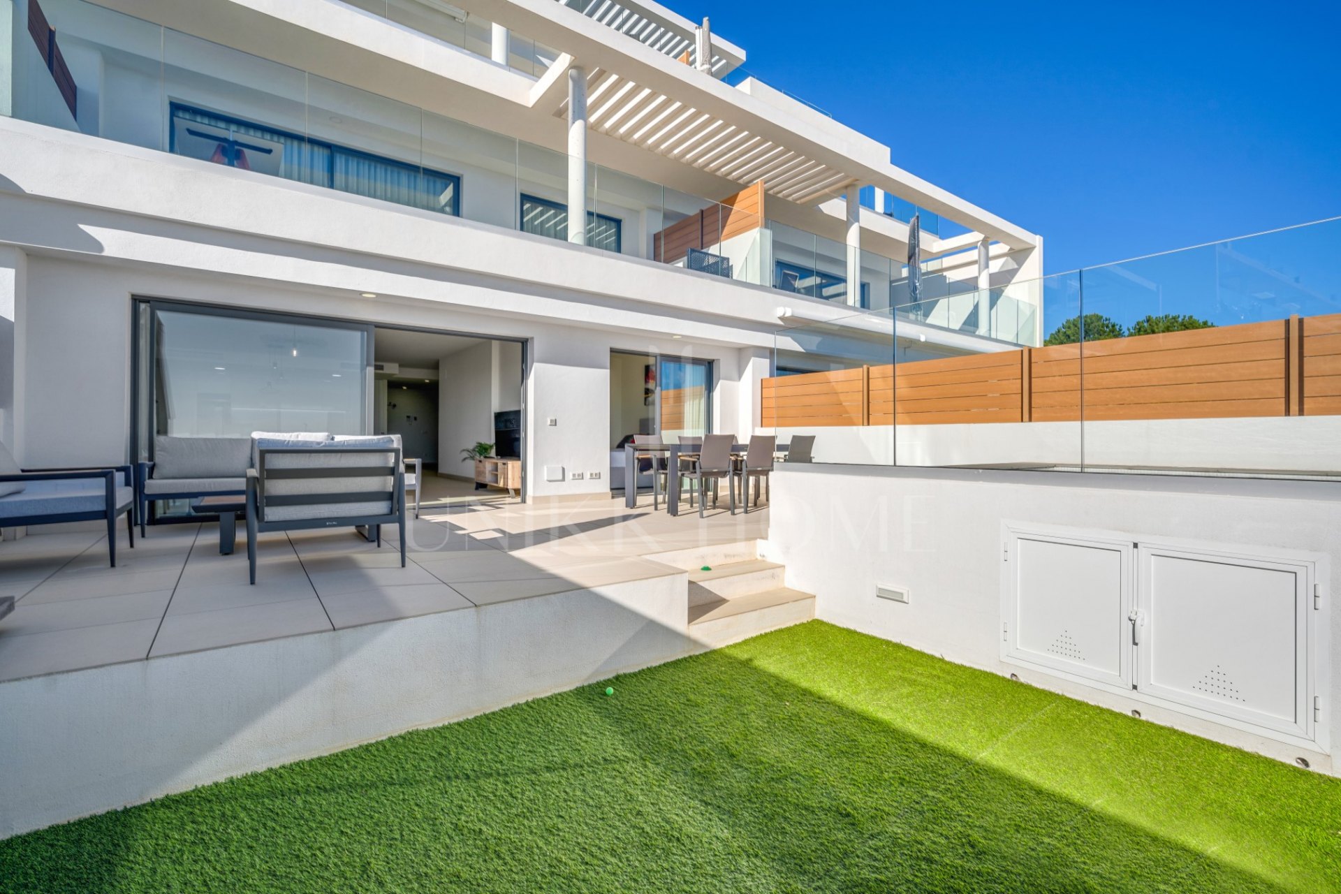 Piso deluxe con piscina privada y vista al mar