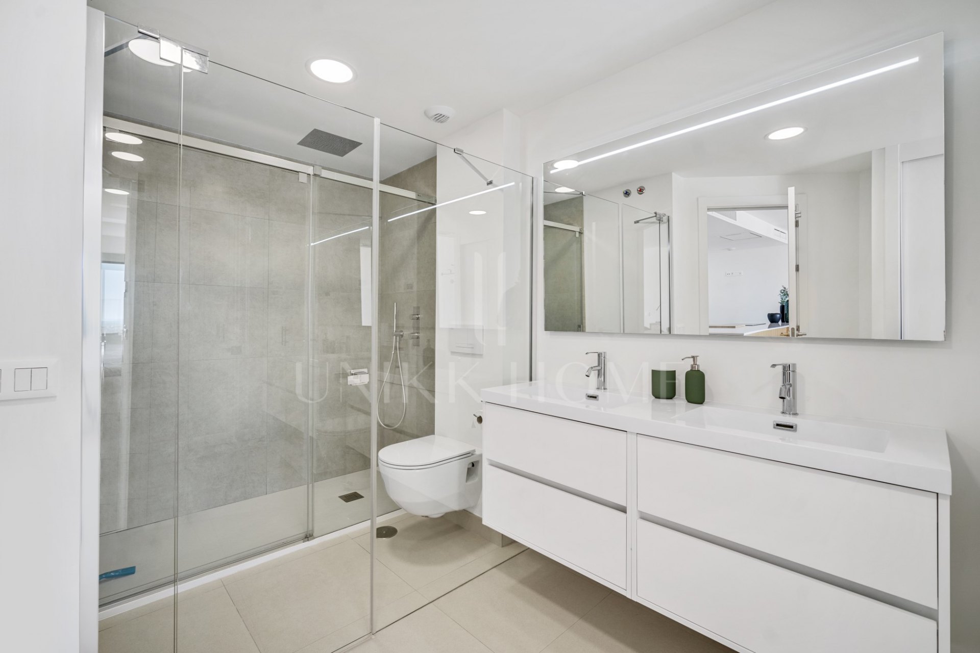 Piso deluxe con piscina privada y vista al mar