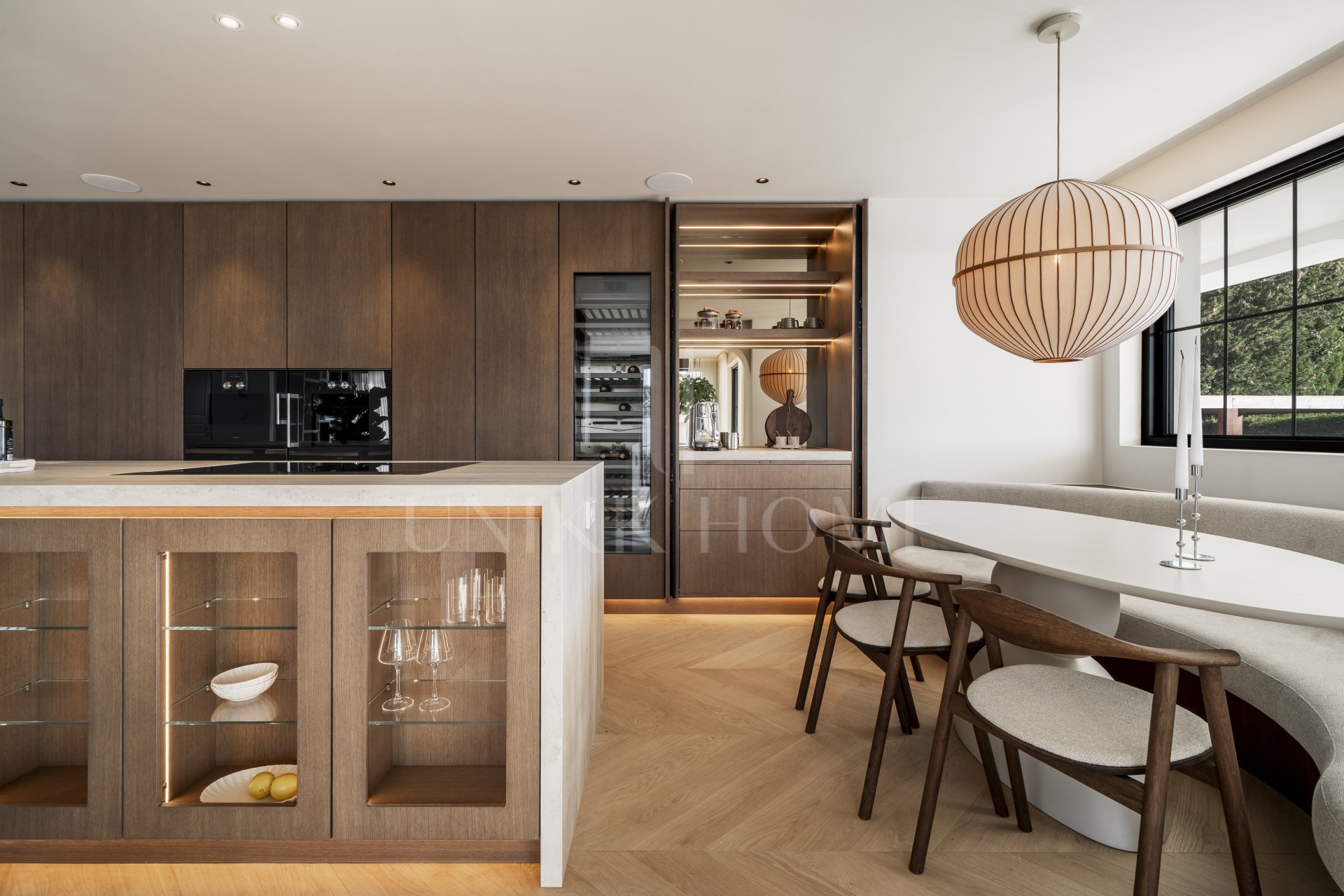 Ubicado en el corazón de Nueva Andalucía, Auriga 13 es una villa recientemente renovada que ofrece una mezcla de confort y estilo