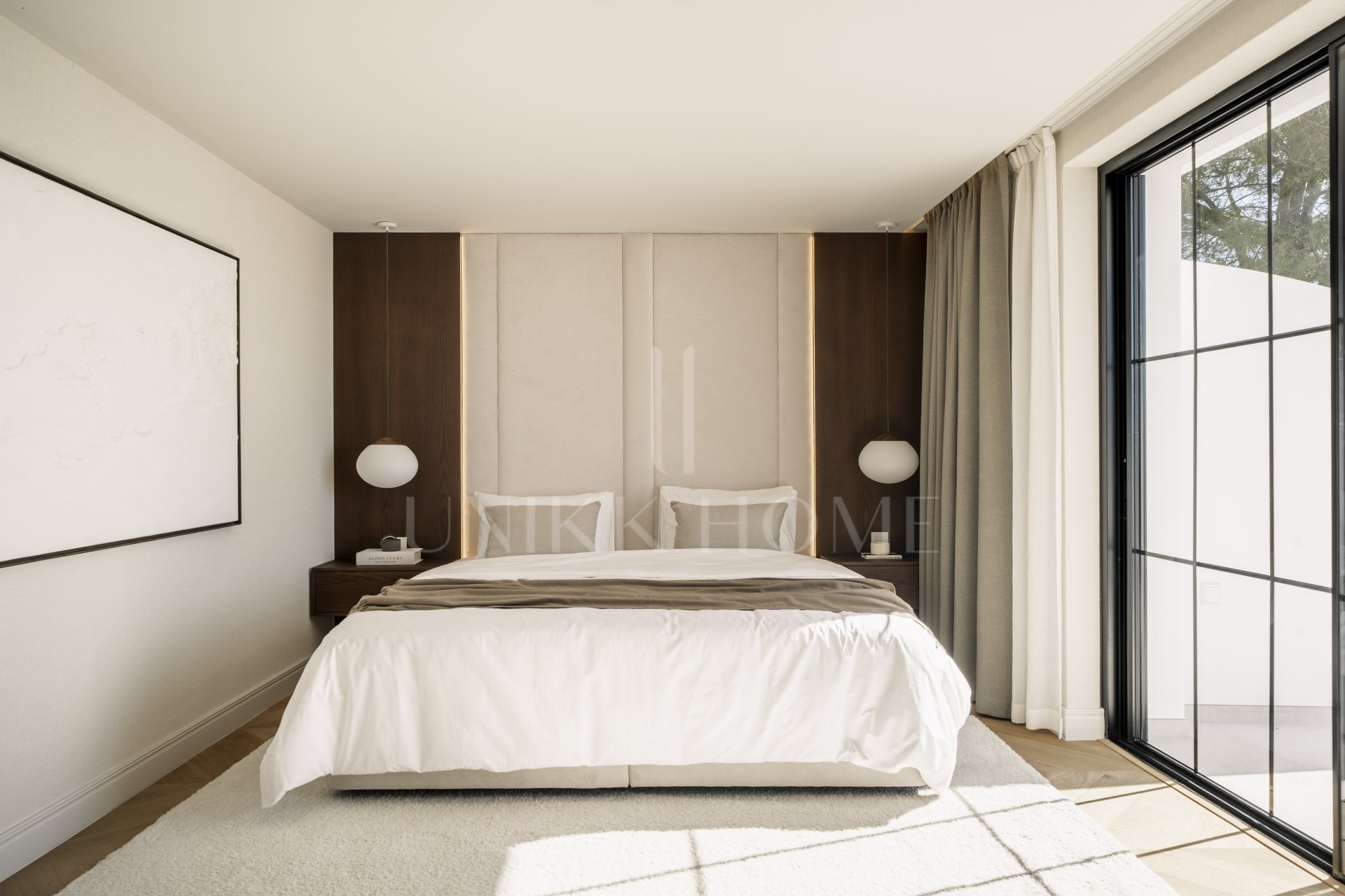 Ubicado en el corazón de Nueva Andalucía, Auriga 13 es una villa recientemente renovada que ofrece una mezcla de confort y estilo