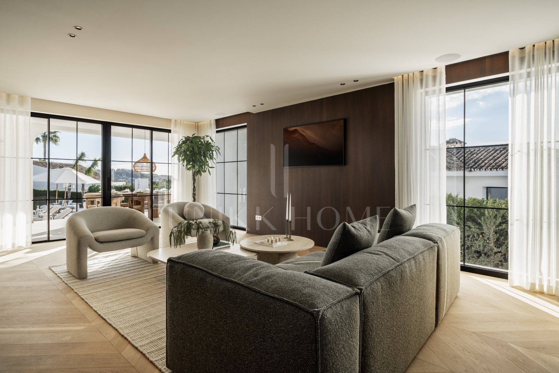 Ubicado en el corazón de Nueva Andalucía, Auriga 13 es una villa recientemente renovada que ofrece una mezcla de confort y estilo