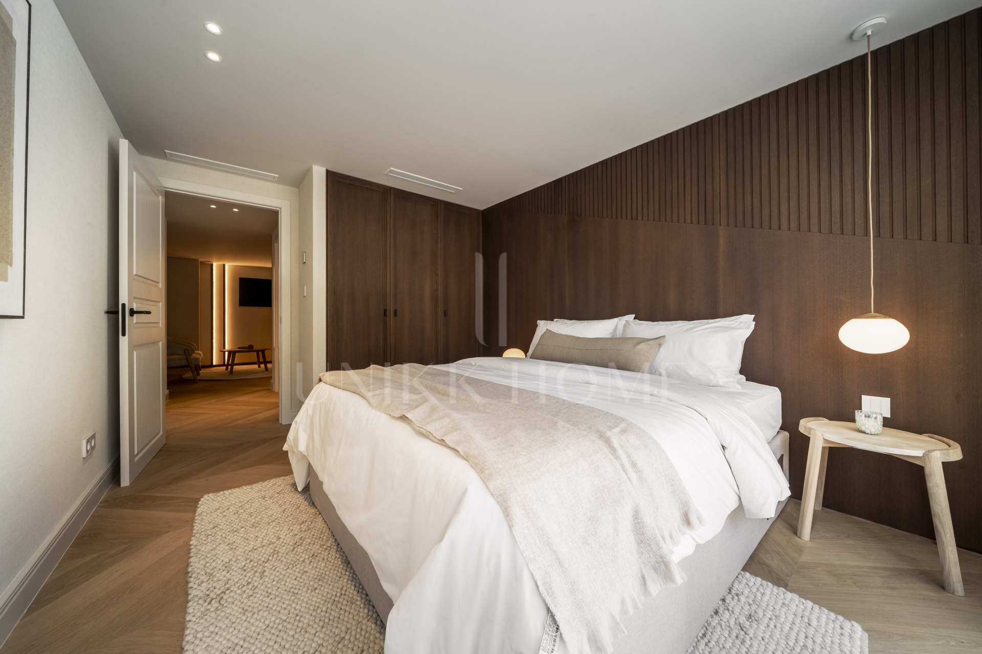 Ubicado en el corazón de Nueva Andalucía, Auriga 13 es una villa recientemente renovada que ofrece una mezcla de confort y estilo