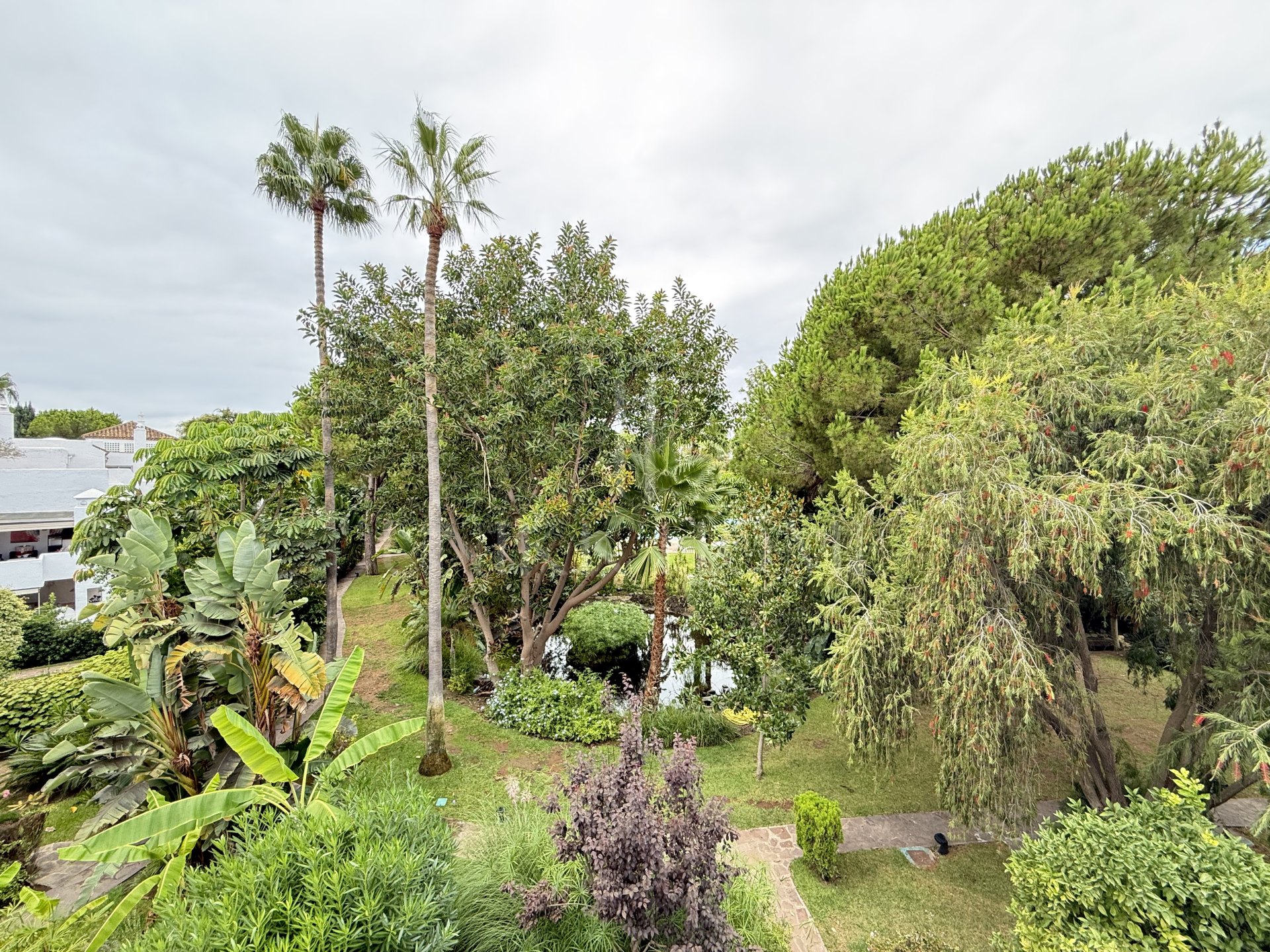 Luxury apart in Alhambra del golf