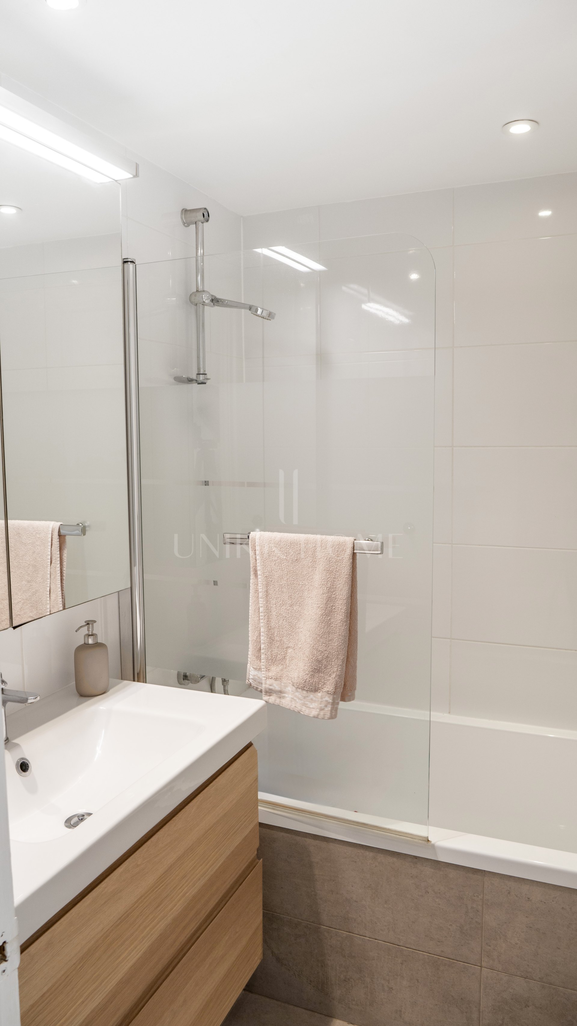 Stunning Fully Renovated Ground-Floor Apartment in Sun Gardens, El Paraíso