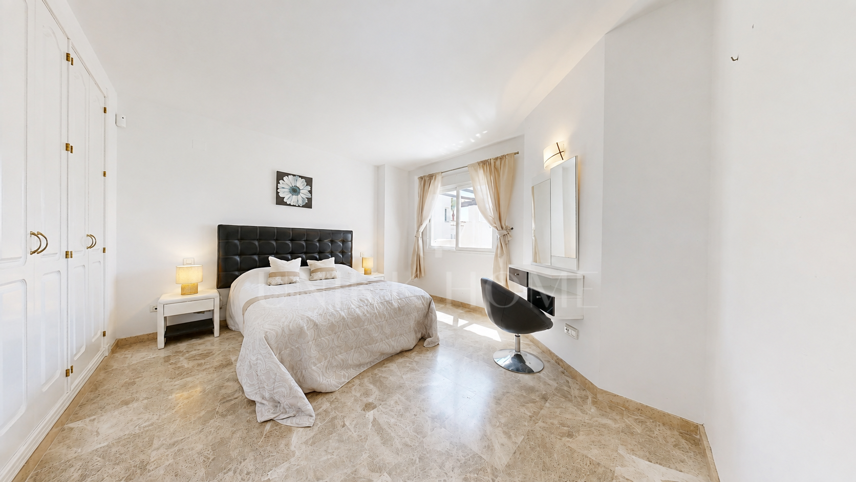 Ático dúplex con licencia turística en Los Naranjos de Marbella, Nueva Andalucía