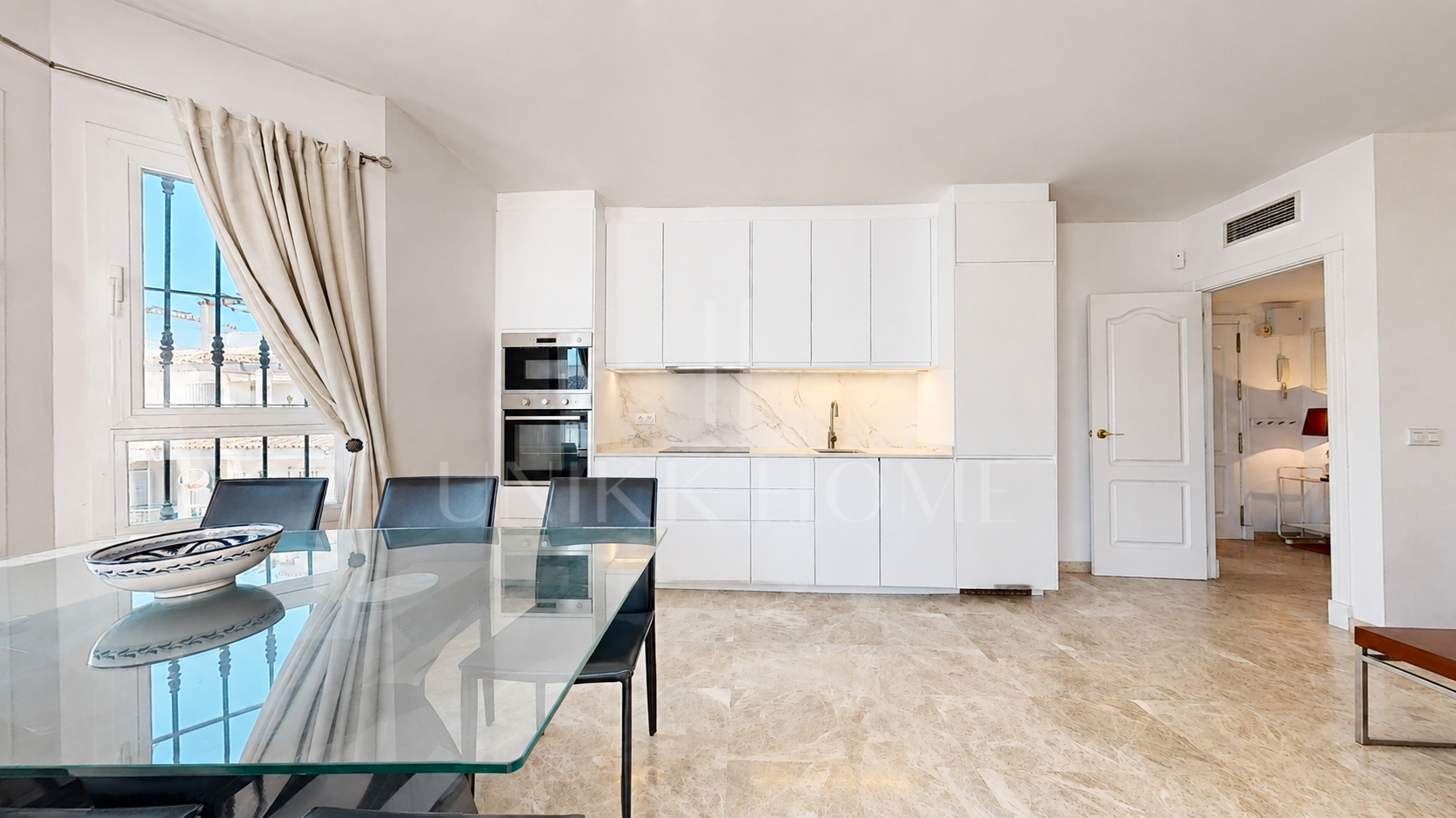 Ático dúplex con licencia turística en Los Naranjos de Marbella, Nueva Andalucía