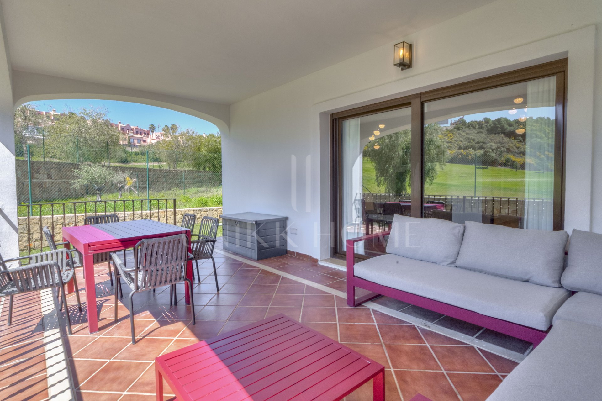 Elegante Villa Semi de 4 dormitorios en Azata Golf, Estepona Vistas