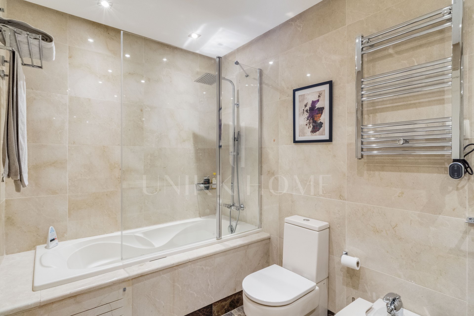 Elegante Villa Semi de 4 dormitorios en Azata Golf, Estepona Vistas