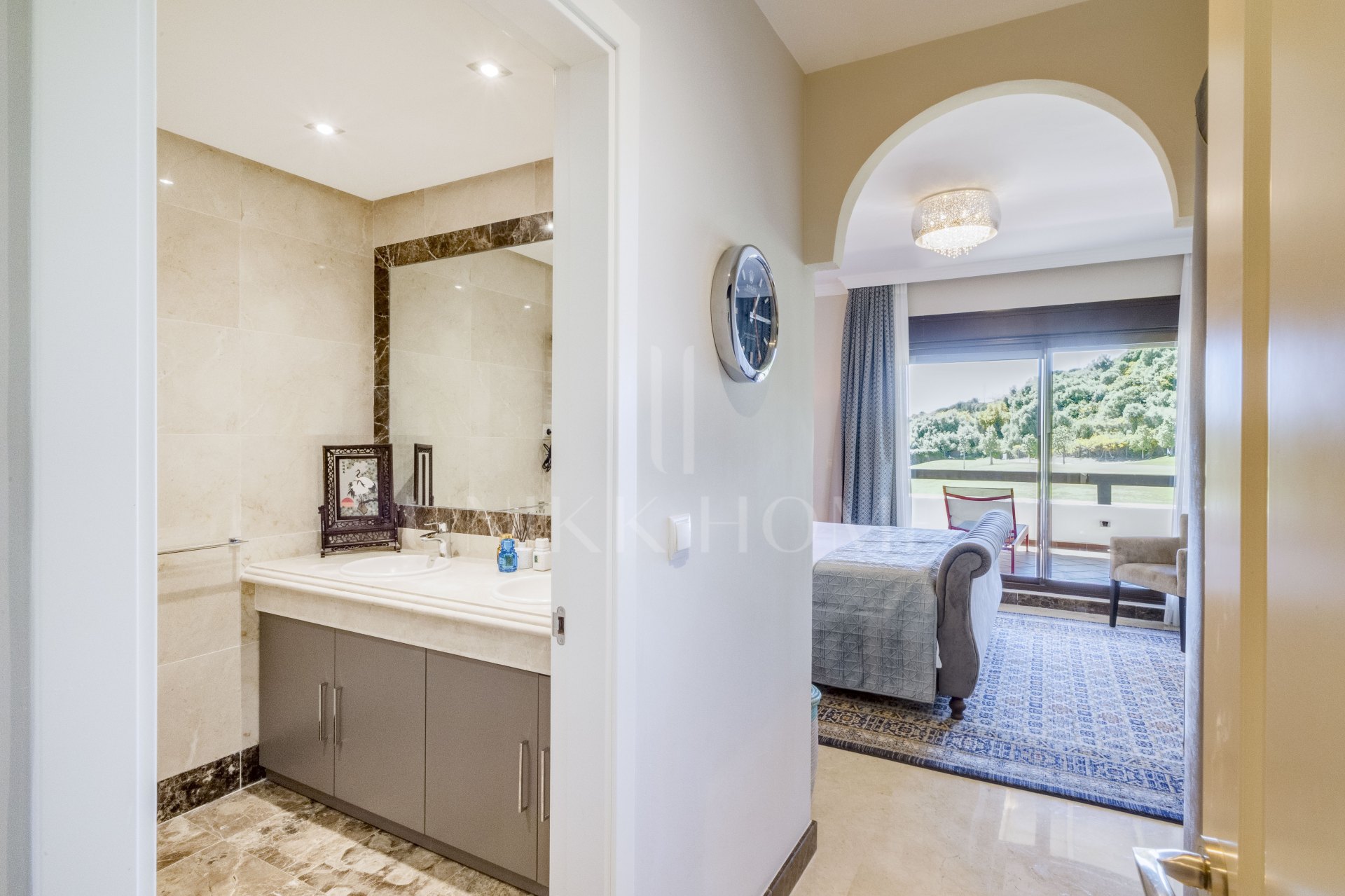 Elegante Villa Semi de 4 dormitorios en Azata Golf, Estepona Vistas