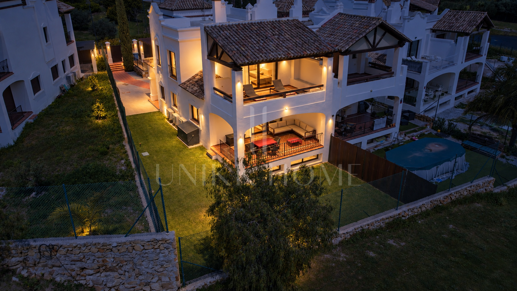 Elegant 4-Bedroom Semi Detached with Tourist licence Villa in Azata Golf, Estepona | Lake & Panoramic Views