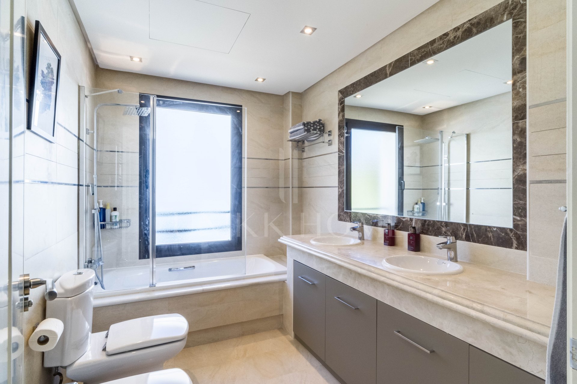 Elegante Villa Semi de 4 dormitorios en Azata Golf, Estepona Vistas