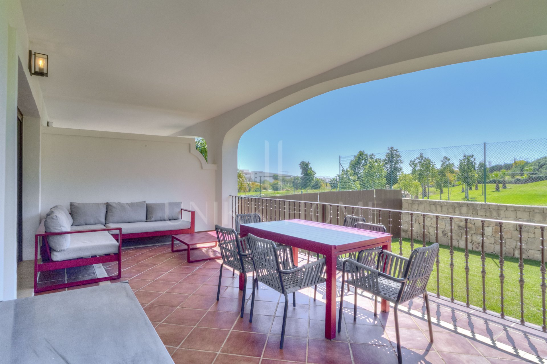 Elegante Villa Semi de 4 dormitorios en Azata Golf, Estepona Vistas