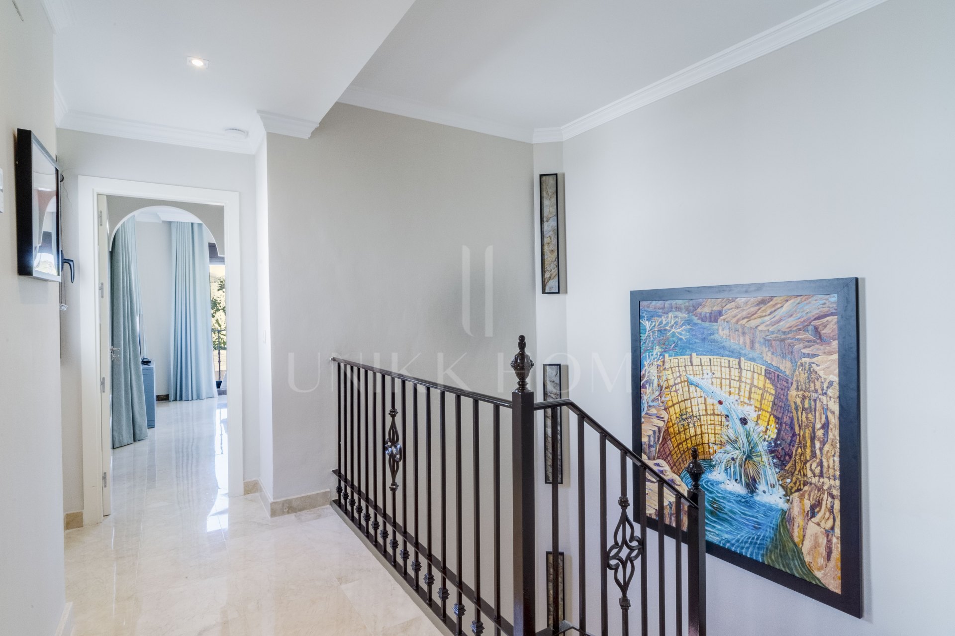 Elegante Villa Semi de 4 dormitorios en Azata Golf, Estepona Vistas