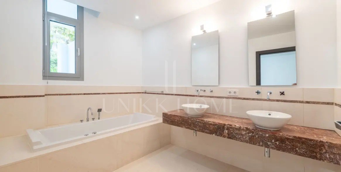 Stunning Semi Detached Villa in Meisho Hills, Marbella Golden Mile