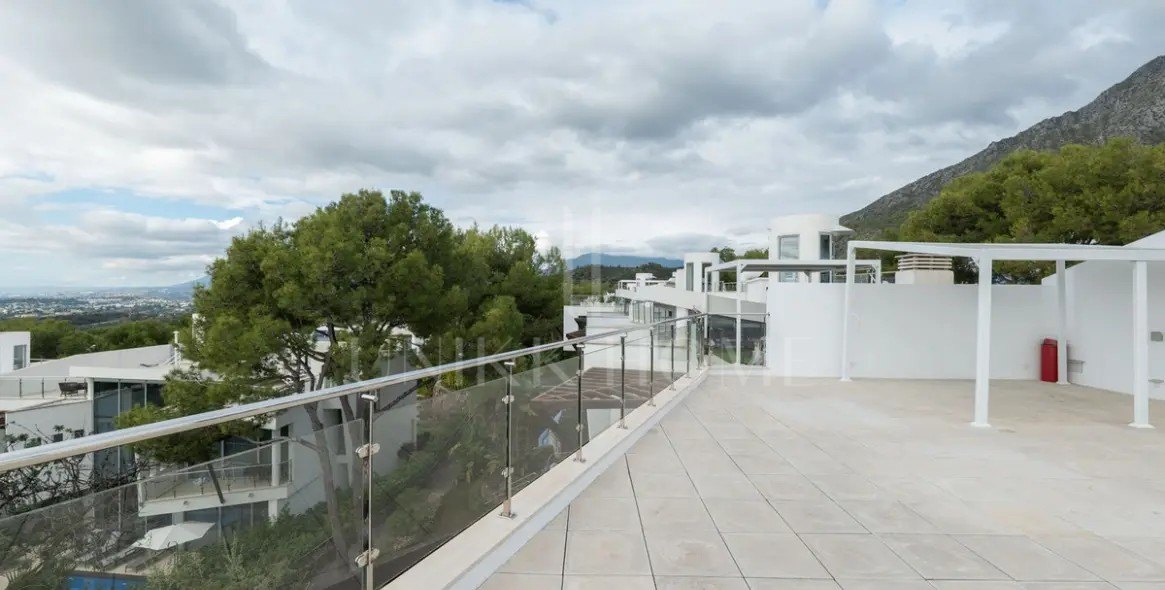 Stunning Semi Detached Villa in Meisho Hills, Marbella Golden Mile