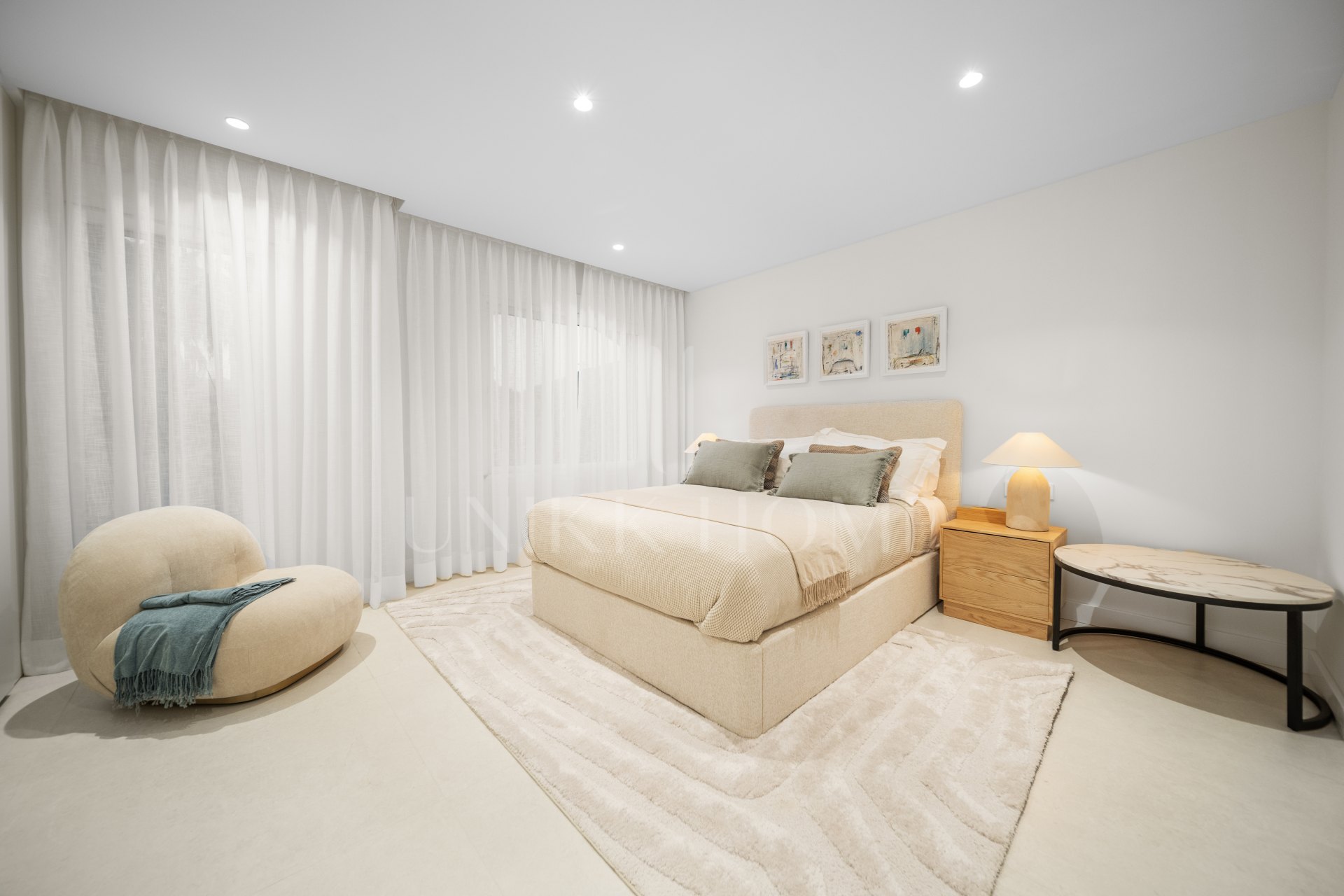 Turnkey Luxury Casa de 3 dormitorios en El Palmeral, Nueva Andalucia